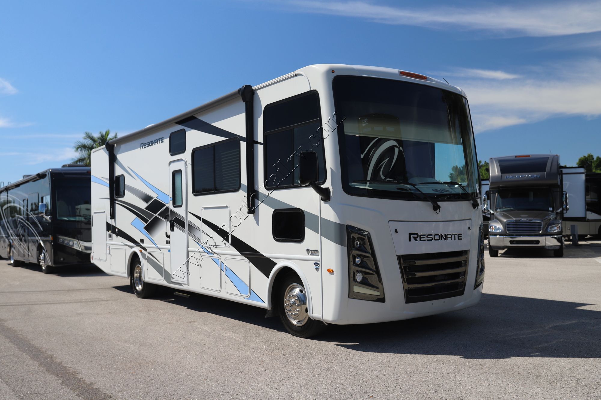 Used 2023 Thor Resonate 30C Class A  For Sale