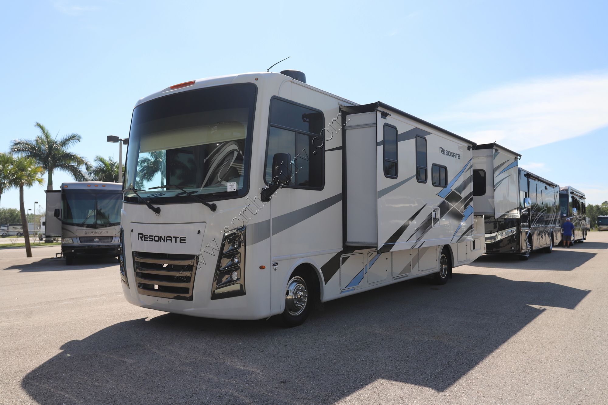 Used 2023 Thor Resonate 30C Class A  For Sale