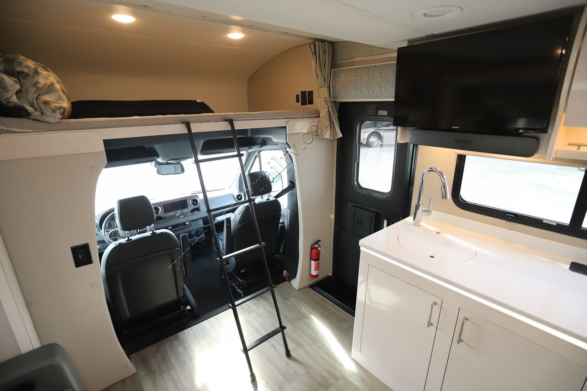 Used 2023 Renegade Rv Vienna 25RMC Class C  For Sale