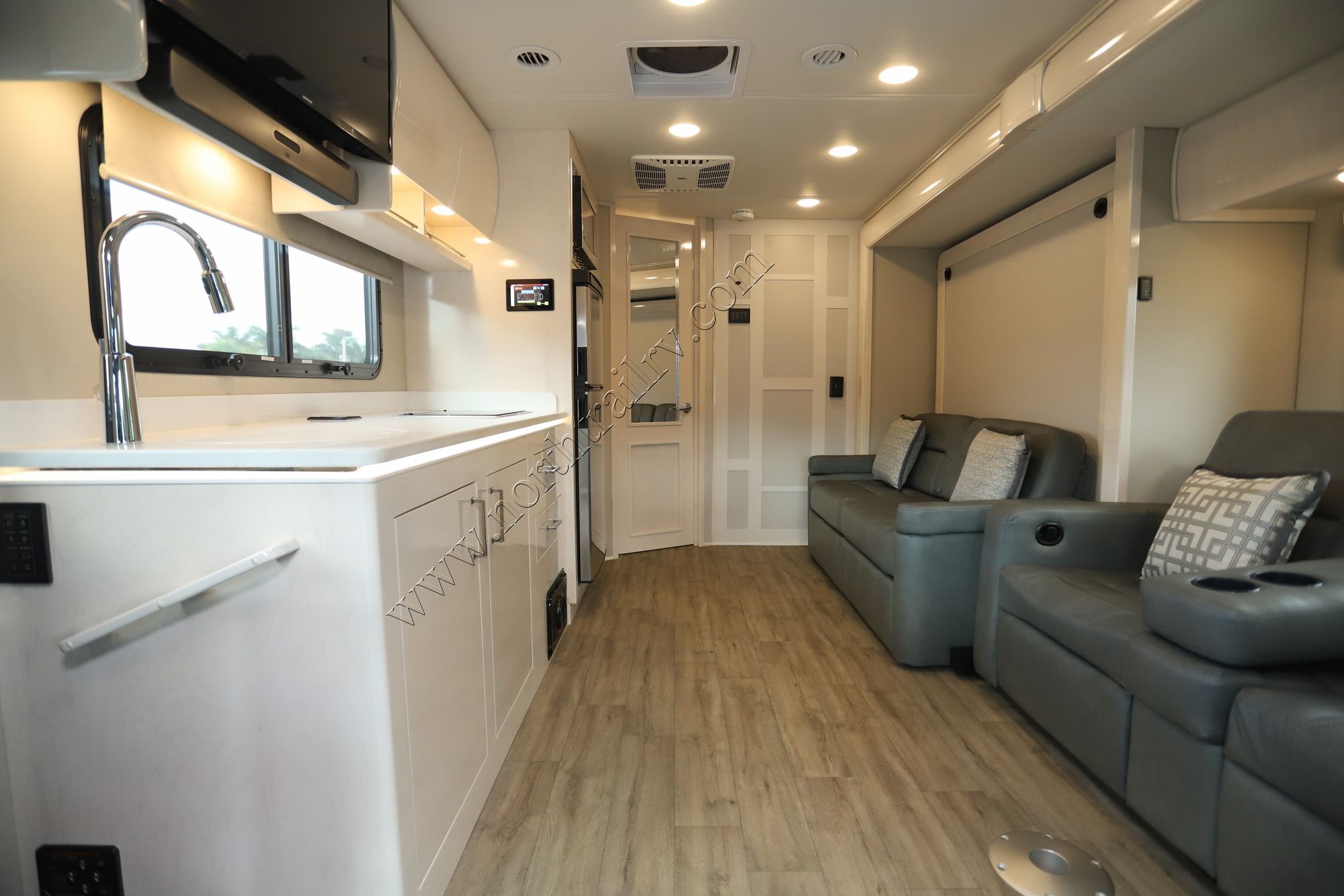 Used 2023 Renegade Rv Vienna 25RMC Class C  For Sale