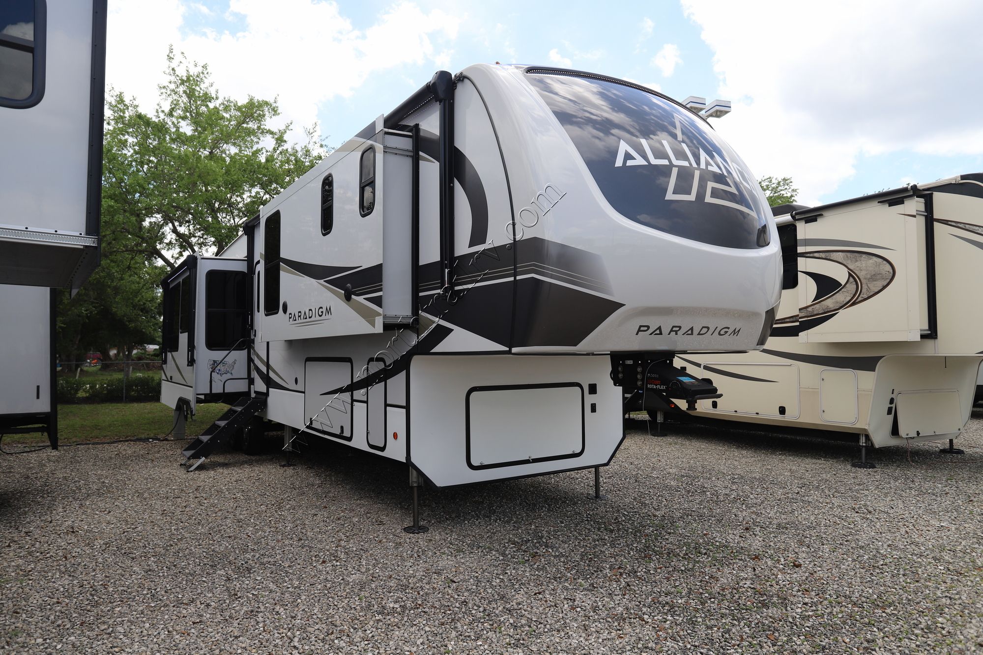 Used 2023 Alliance Paradigm 382RK Fifth Wheel  For Sale