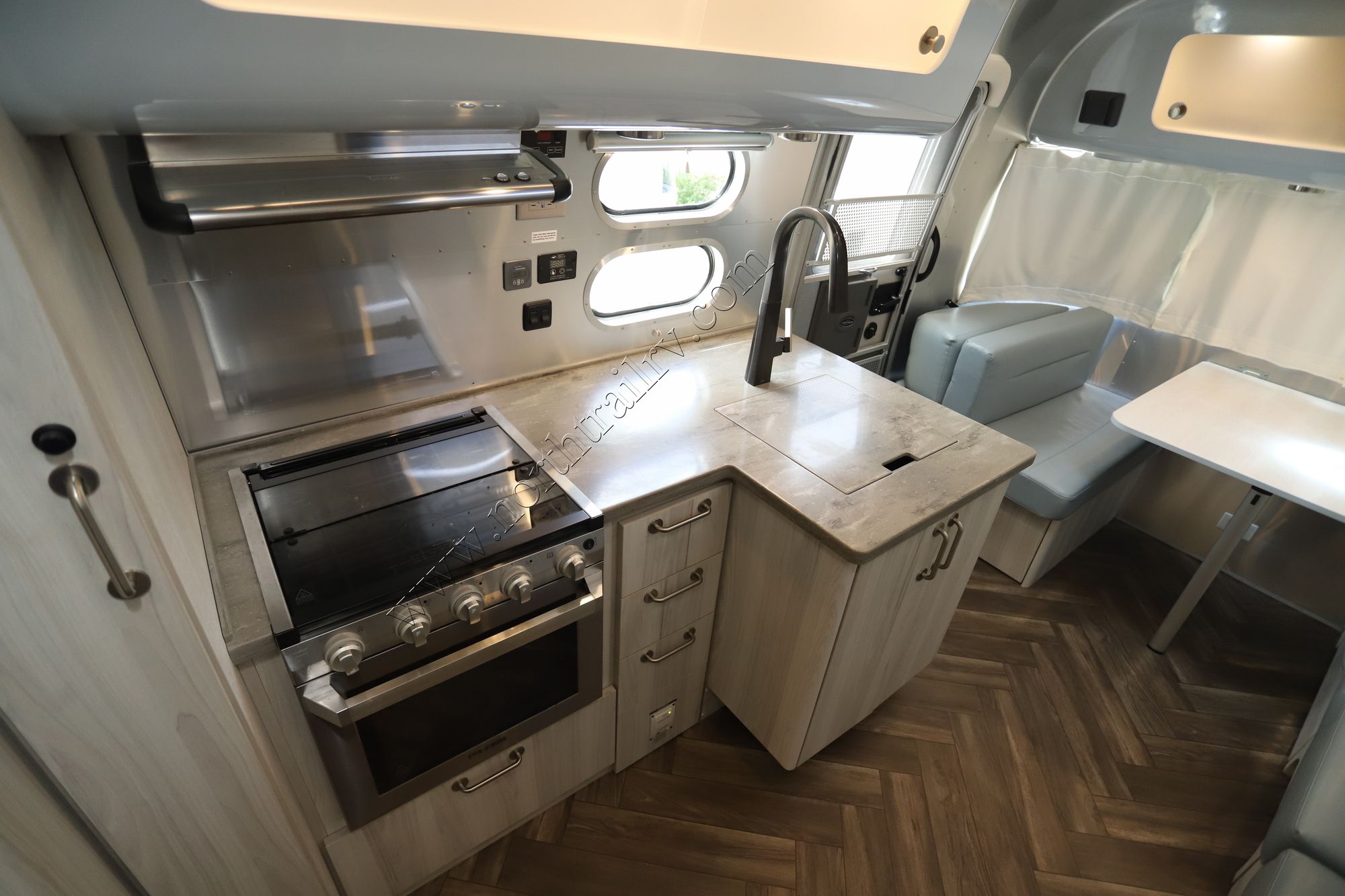 2021 Airstream International 25FB Travel Trailer Used  For Sale