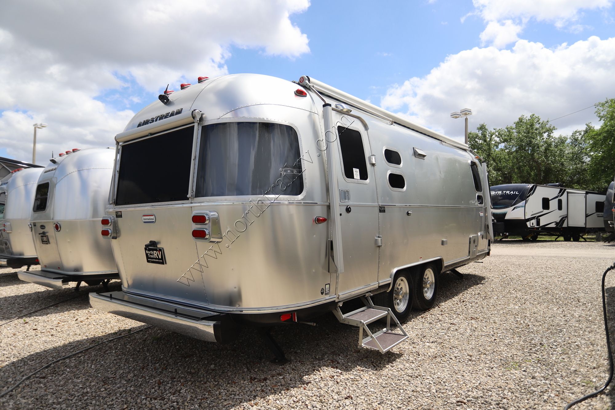 Used 2021 Airstream International 25FB Travel Trailer  For Sale