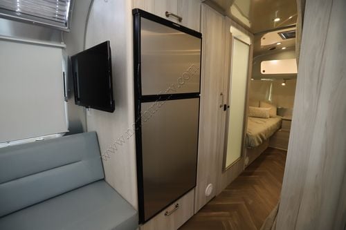 2021 Airstream International 25FB Travel Trailer