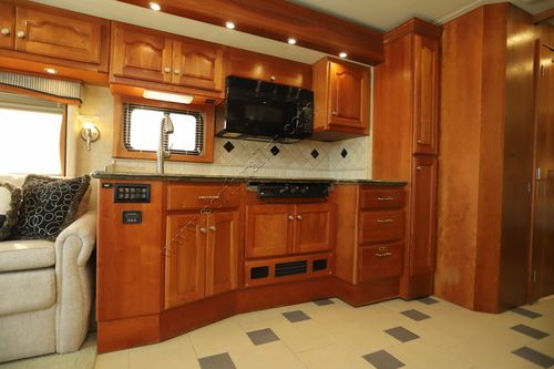 2007 Country Coach Allure 470