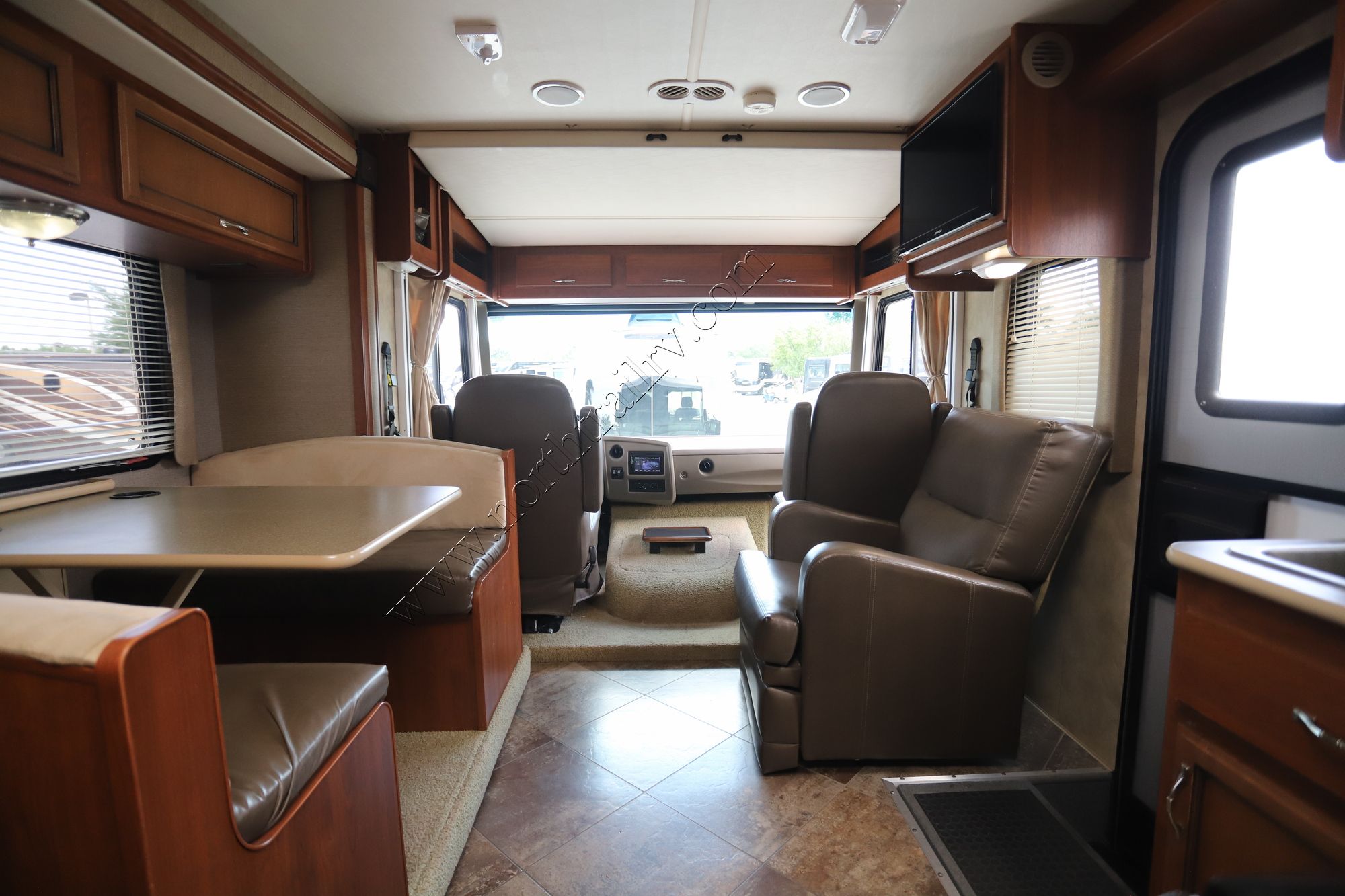 Used 2015 Fleetwood Flair 26E Class A  For Sale