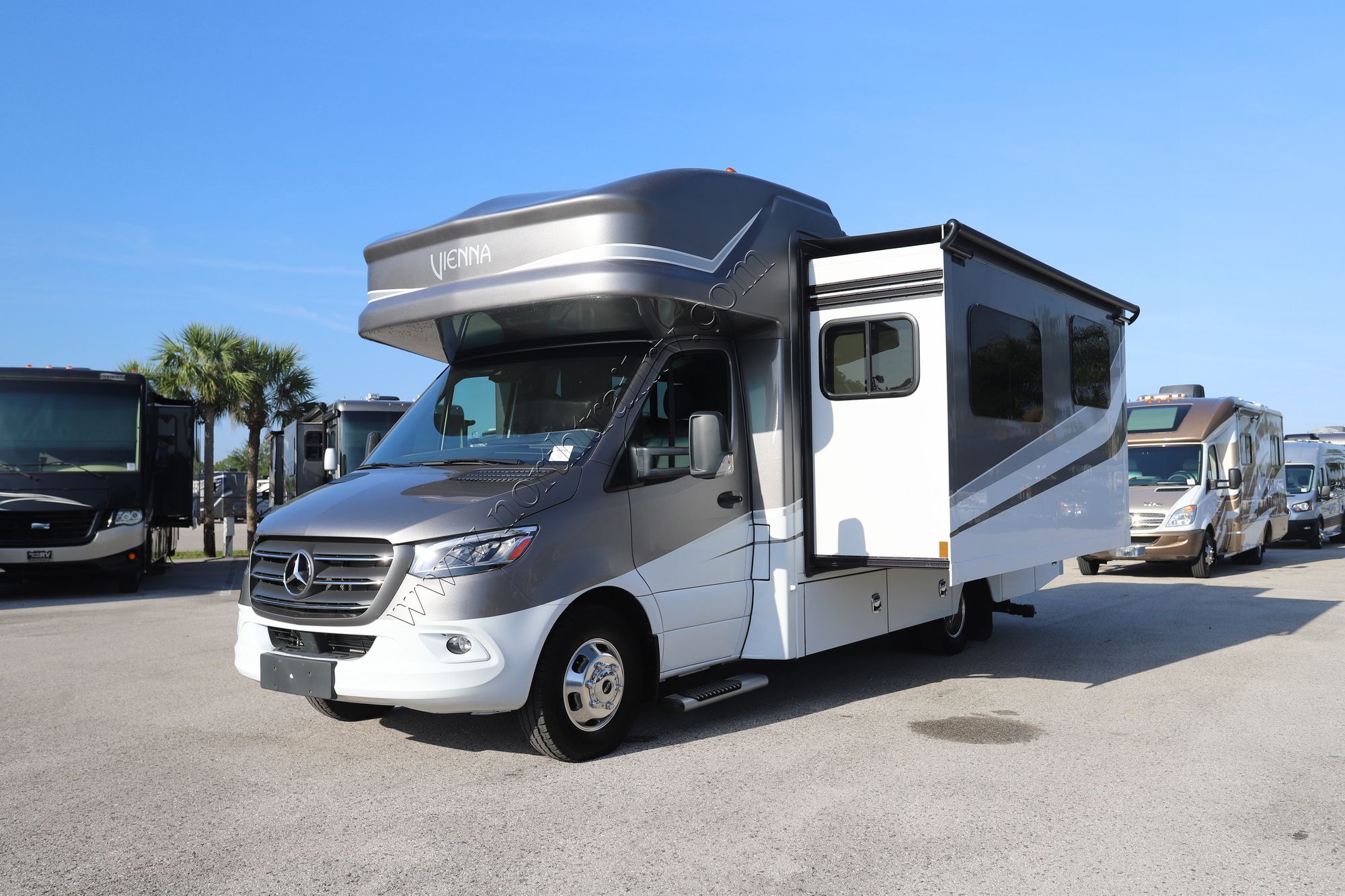 Used 2023 Renegade Rv Vienna 25RMC Class C  For Sale