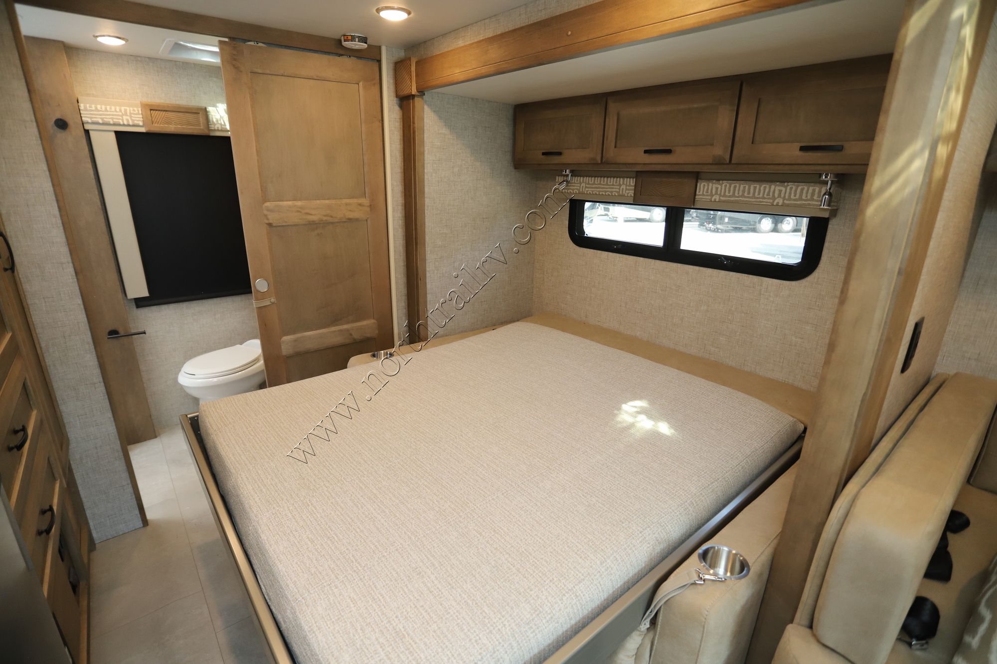 New 2025 Tiffin Motor Homes Wayfarer 25RW Class C  For Sale