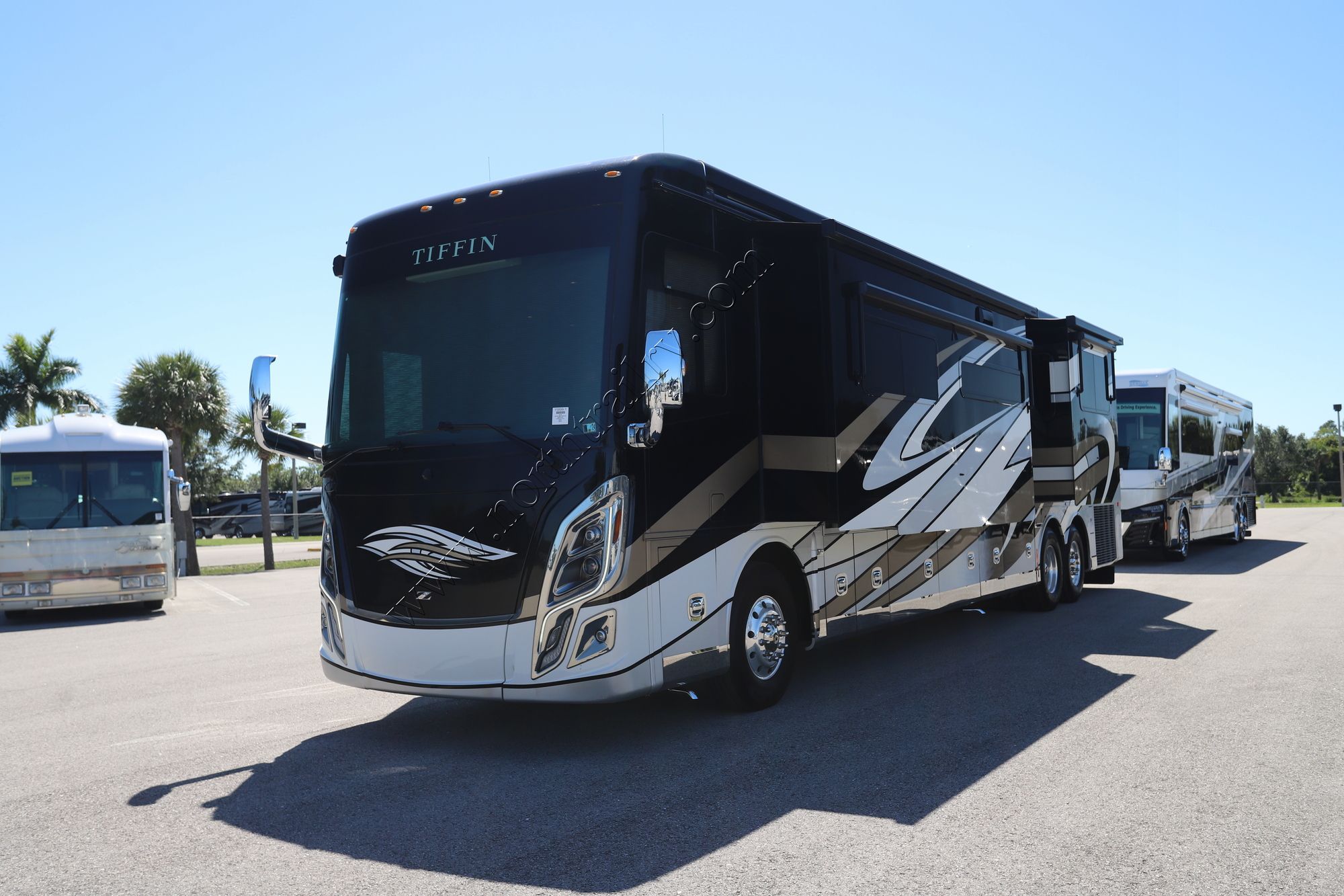 Used 2019 Tiffin Motor Homes Zephyr 45PZ Class A  For Sale