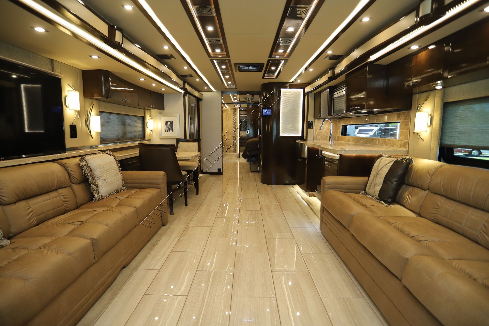 Used 2019 Tiffin Motor Homes Zephyr 45PZ Class A  For Sale