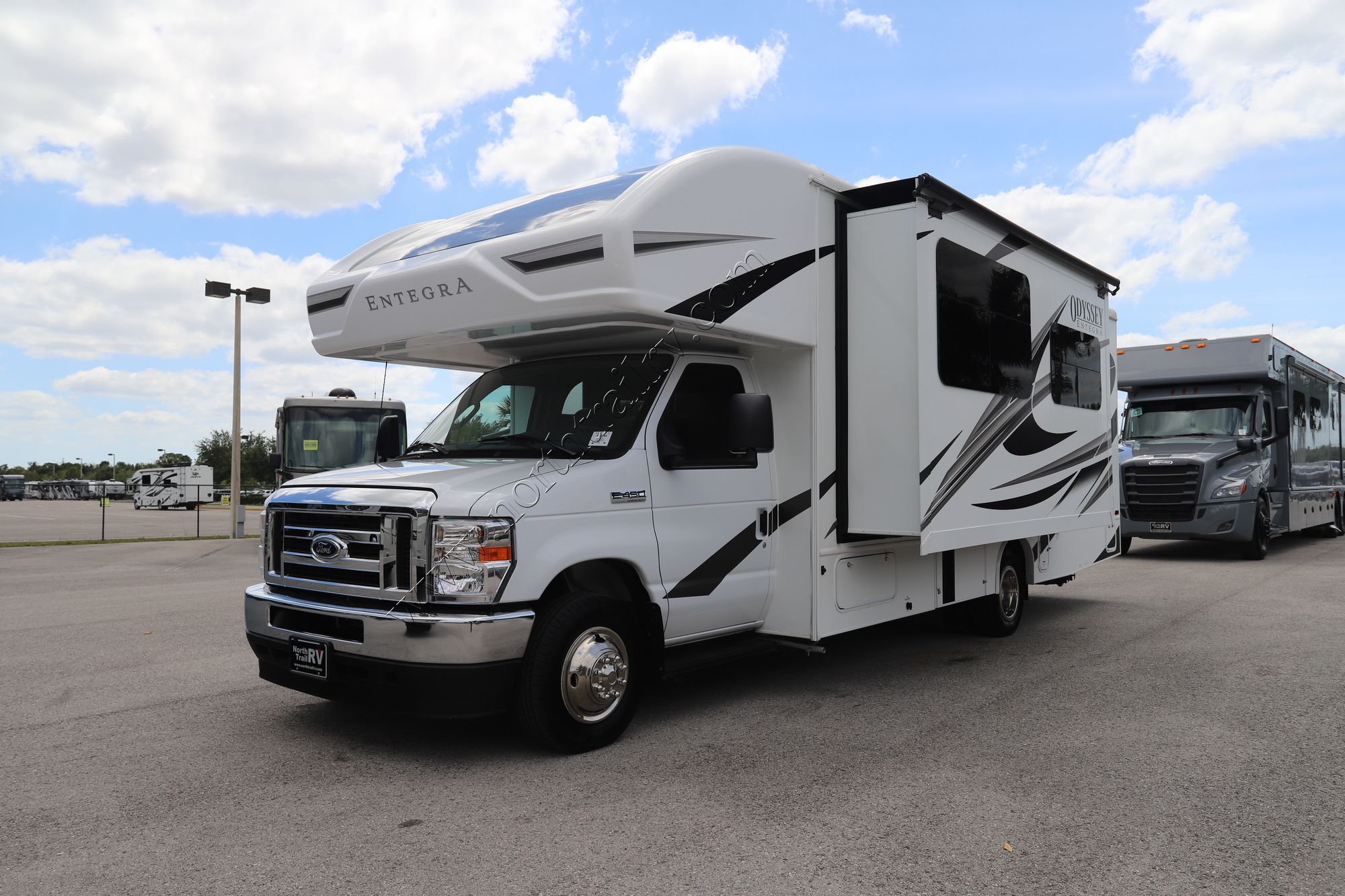 Used 2023 Entegra Odyssey 25R Class C  For Sale