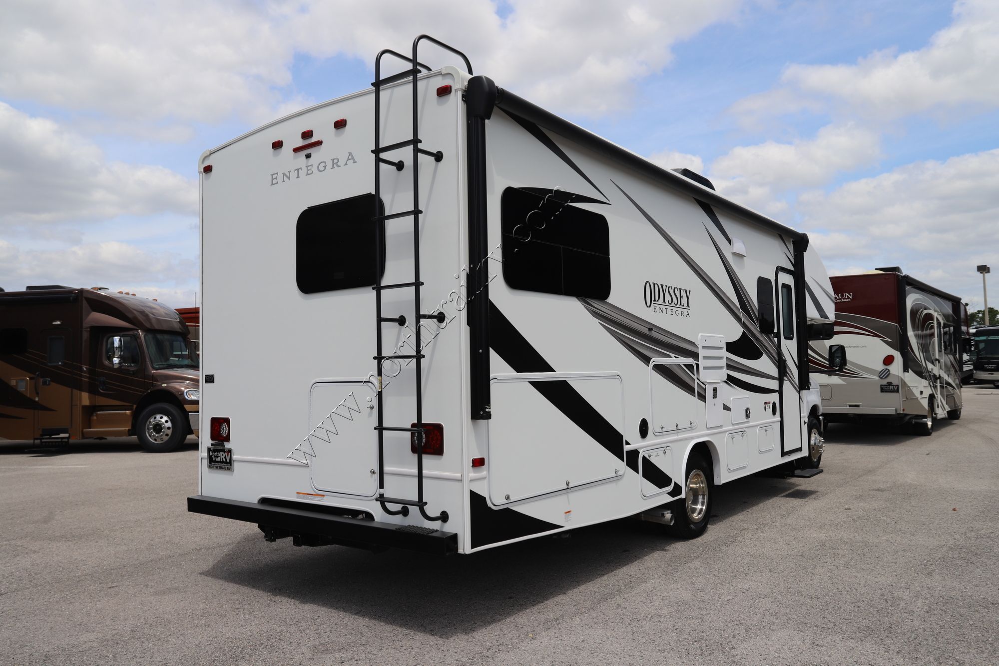 Used 2023 Entegra Odyssey 25R Class C  For Sale