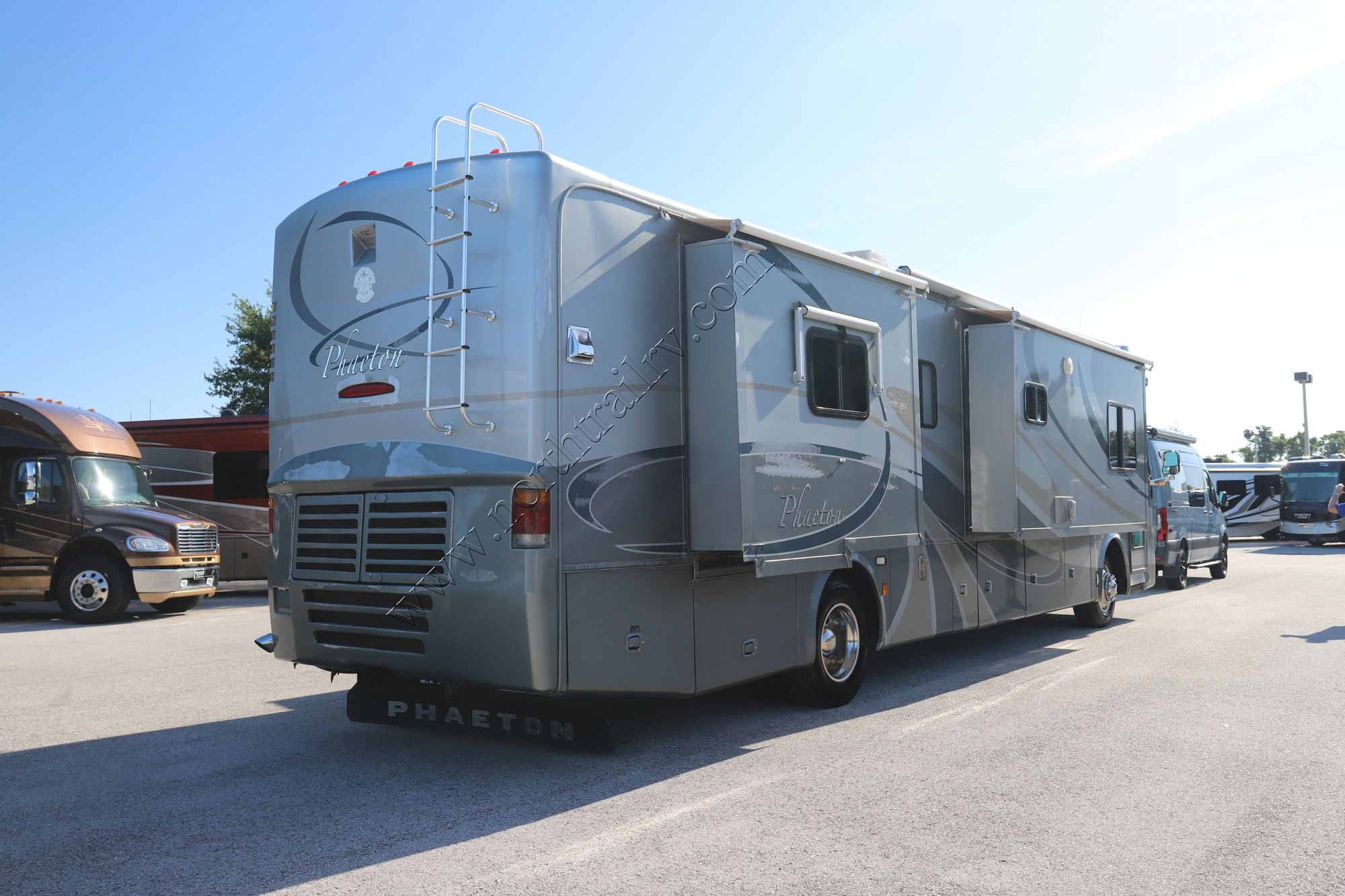 Used 2006 Tiffin Motor Homes Phaeton 40QDH Class A  For Sale