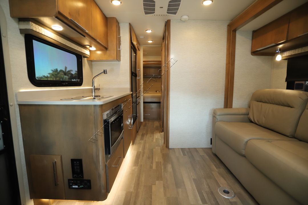 2020 Tiffin Motor Homes Wayfarer 25QW 15944-1