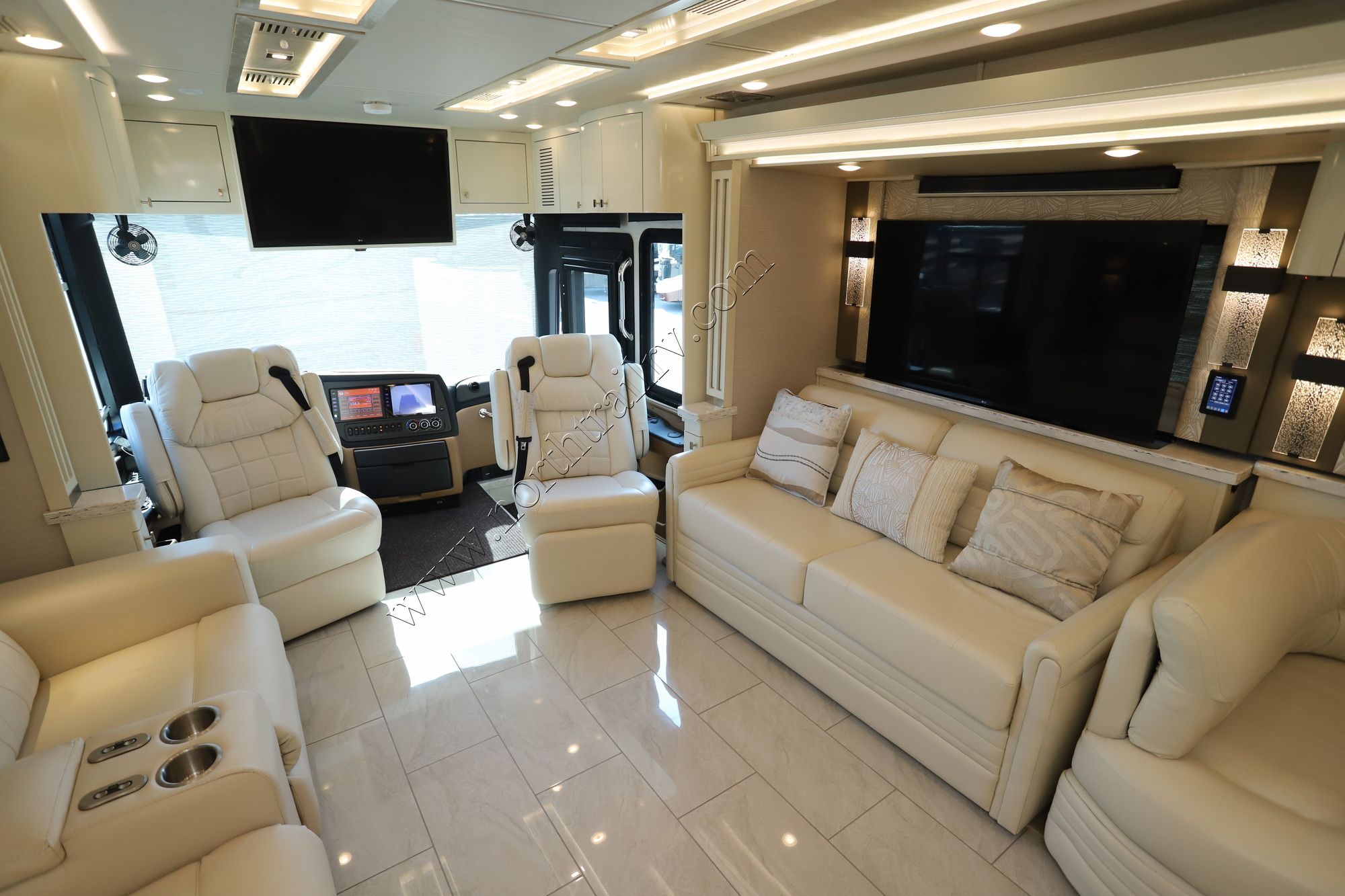 Used 2021 Tiffin Motor Homes Zephyr 45PZ Class A  For Sale