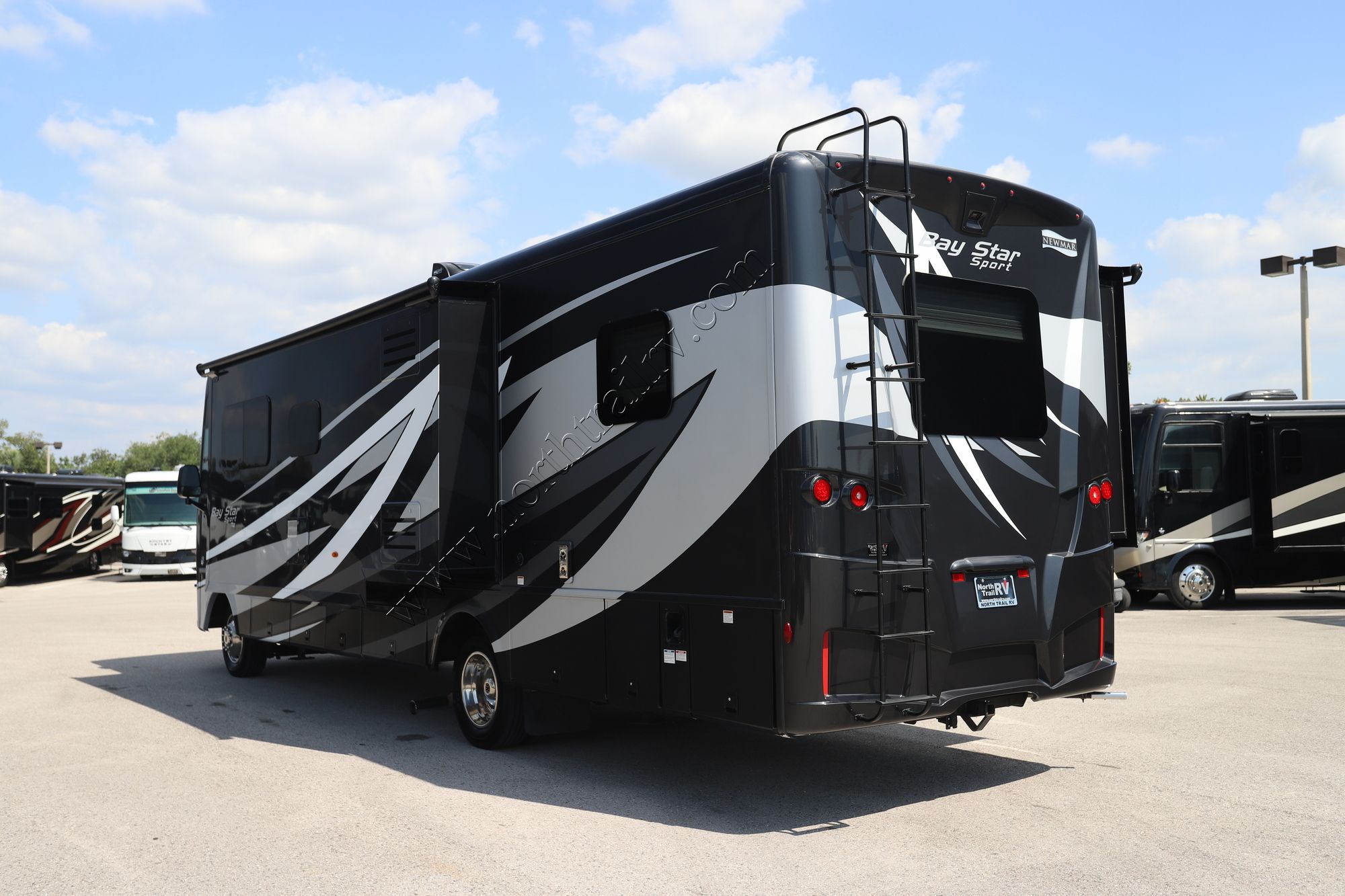 Used 2019 Newmar Bay Star Sport 3226 Class A  For Sale