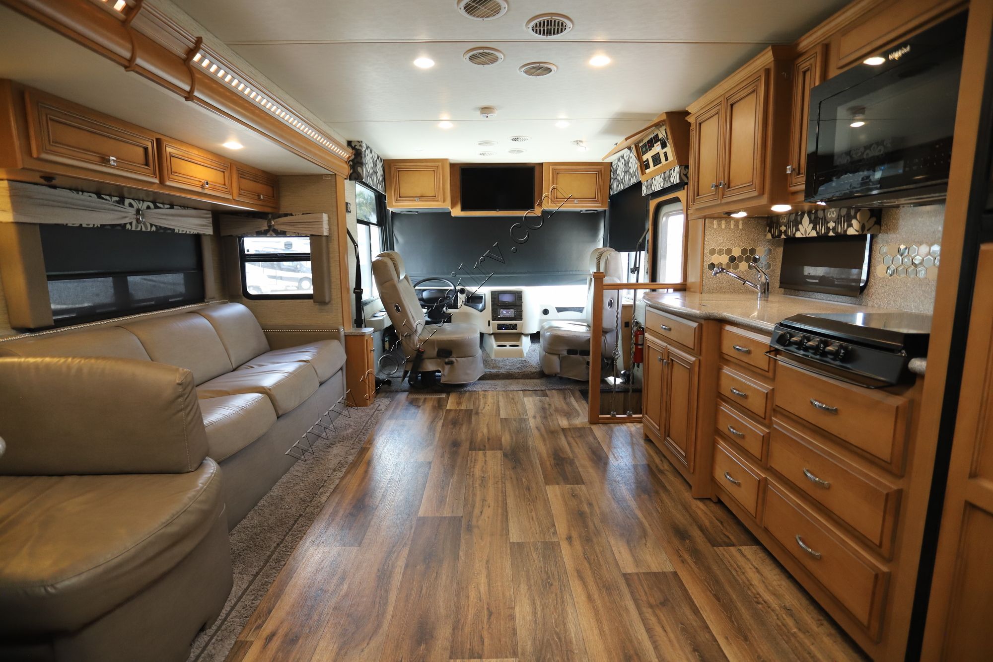 Used 2018 Newmar Bay Star 3532 Class A  For Sale