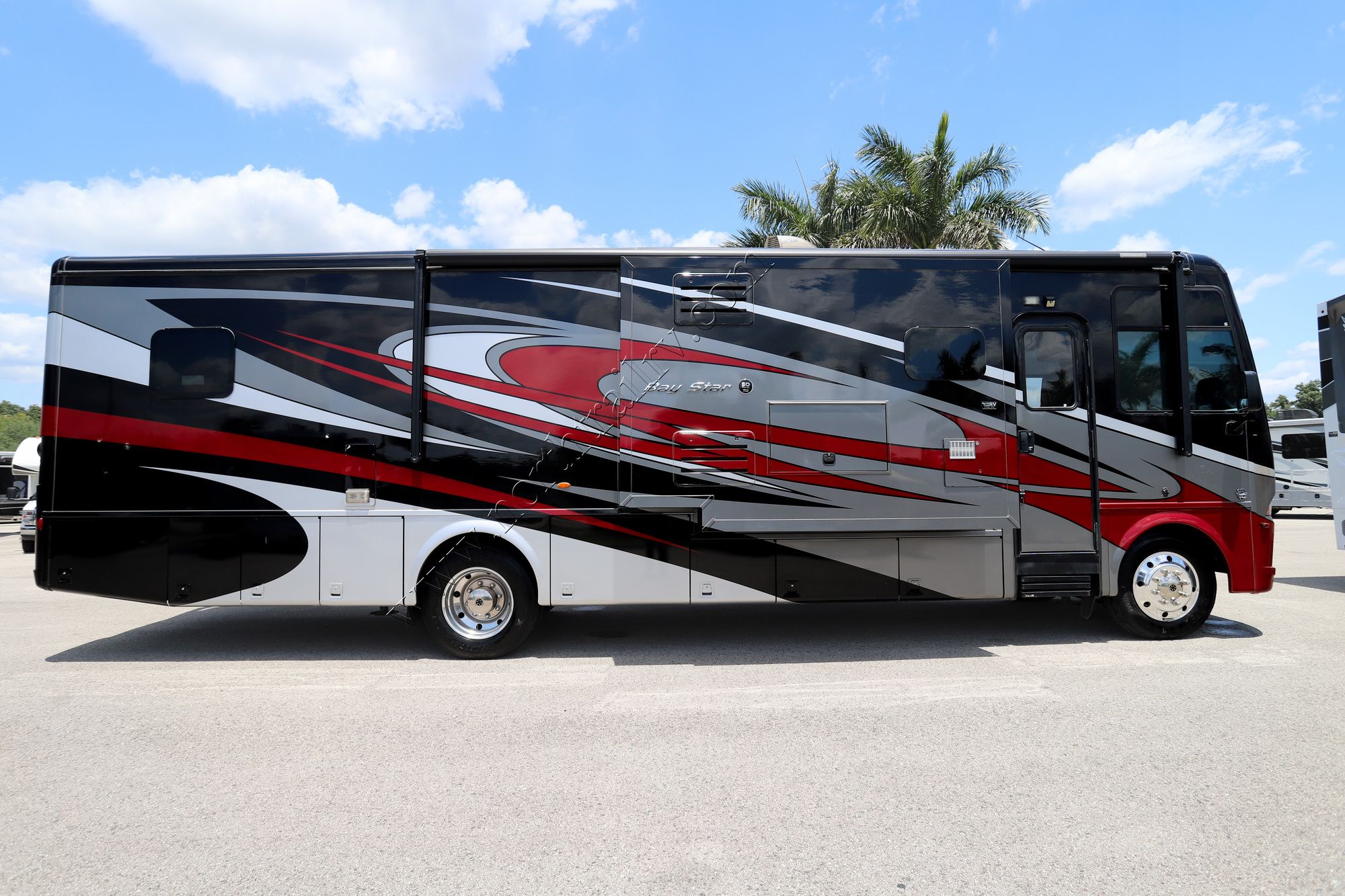 Used 2018 Newmar Bay Star 3532 Class A  For Sale