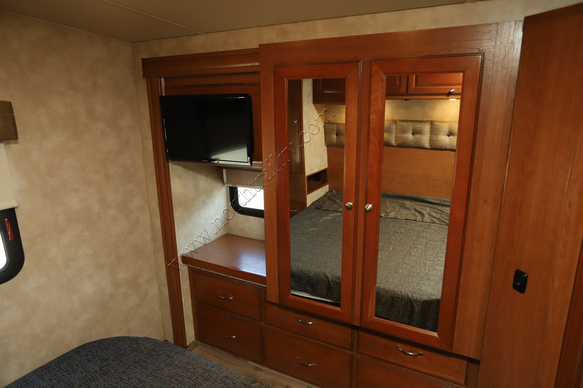 Used 2019 Winnebago Vista 31BE Class A  For Sale
