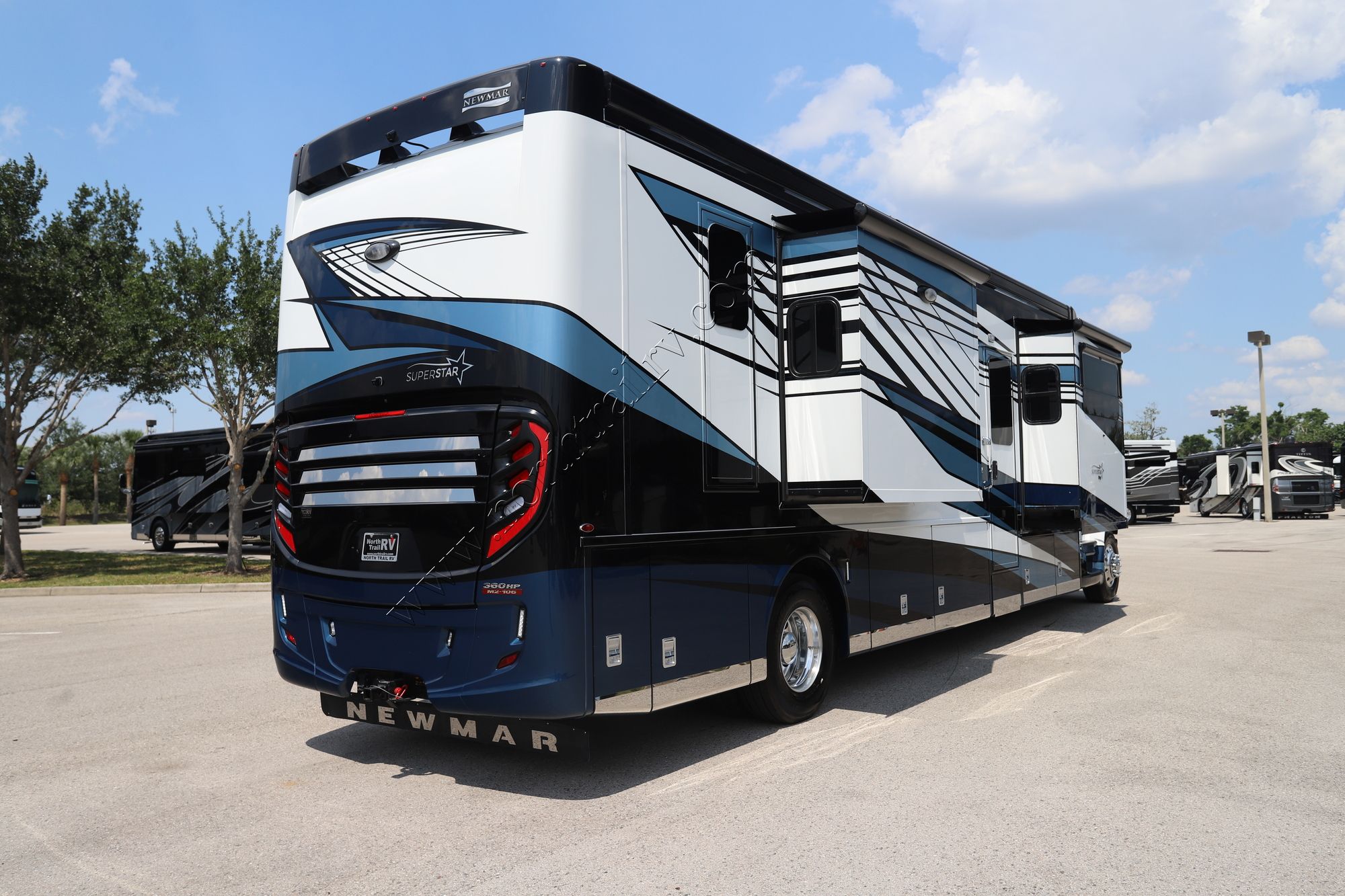 New 2024 Newmar Super Star 4059 Super C  For Sale