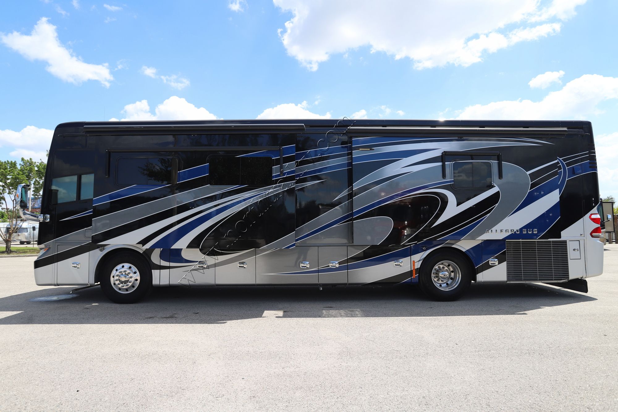 Used 2018 Tiffin Motor Homes Allegro Bus 37AP Class A  For Sale