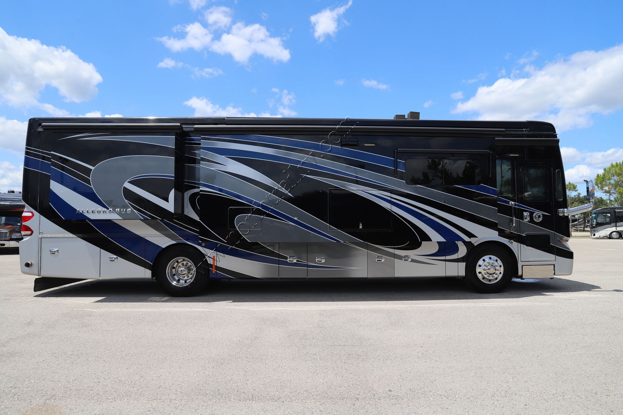 Used 2018 Tiffin Motor Homes Allegro Bus 37AP Class A  For Sale