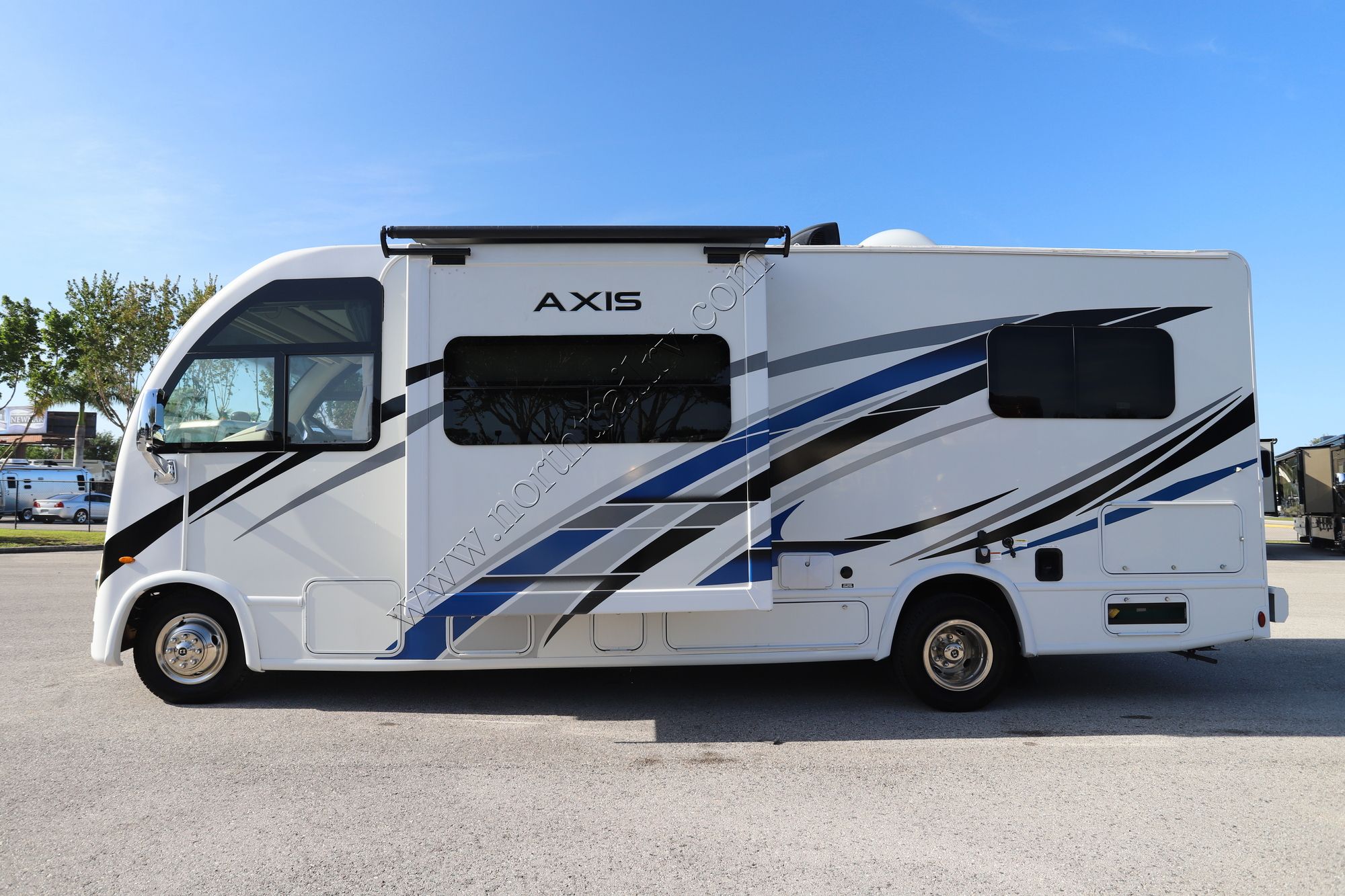 Used 2023 Thor Axis 24.1 Class A  For Sale