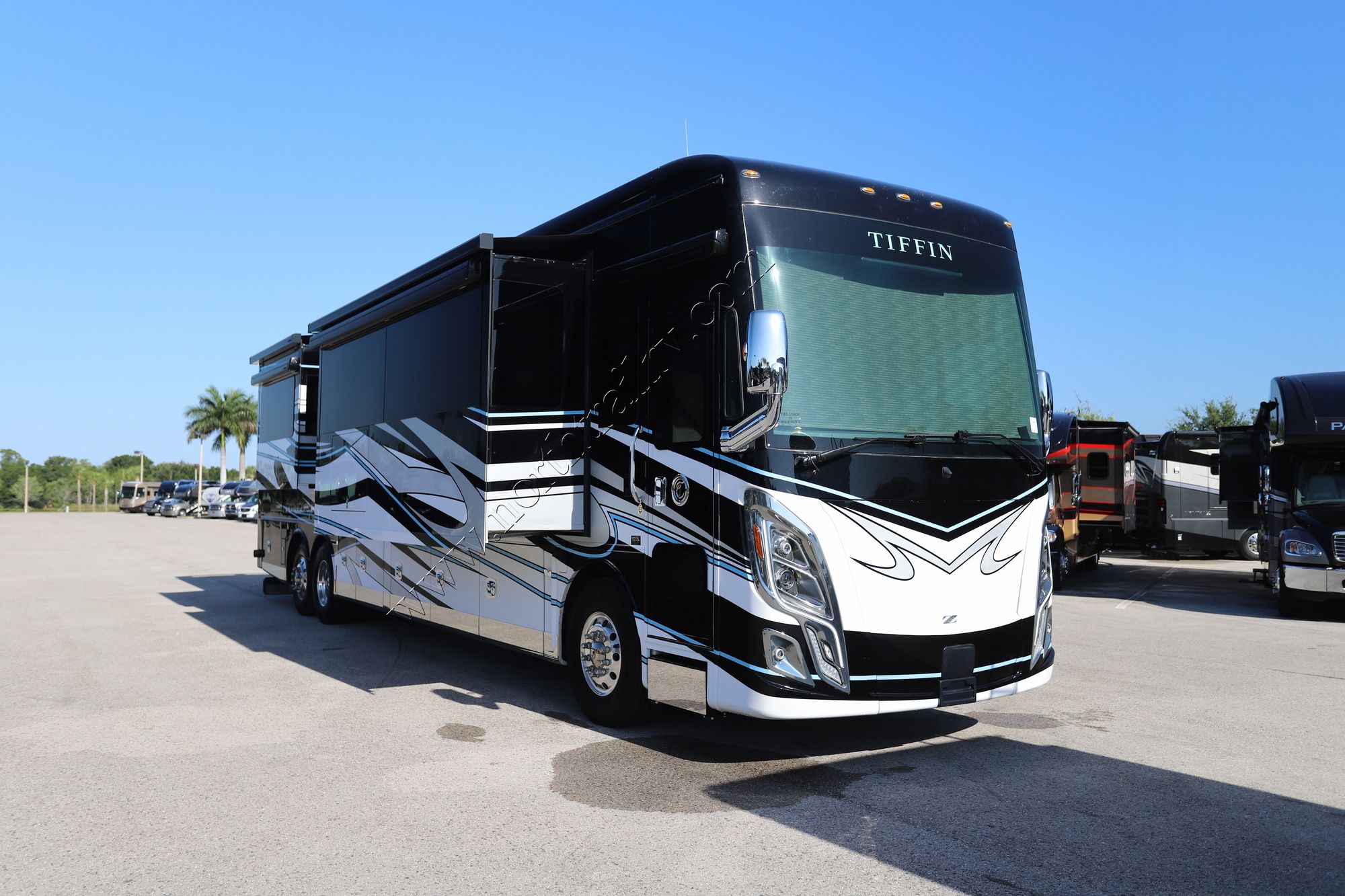 New 2025 Tiffin Motor Homes Zephyr 45 FZ Class A  For Sale