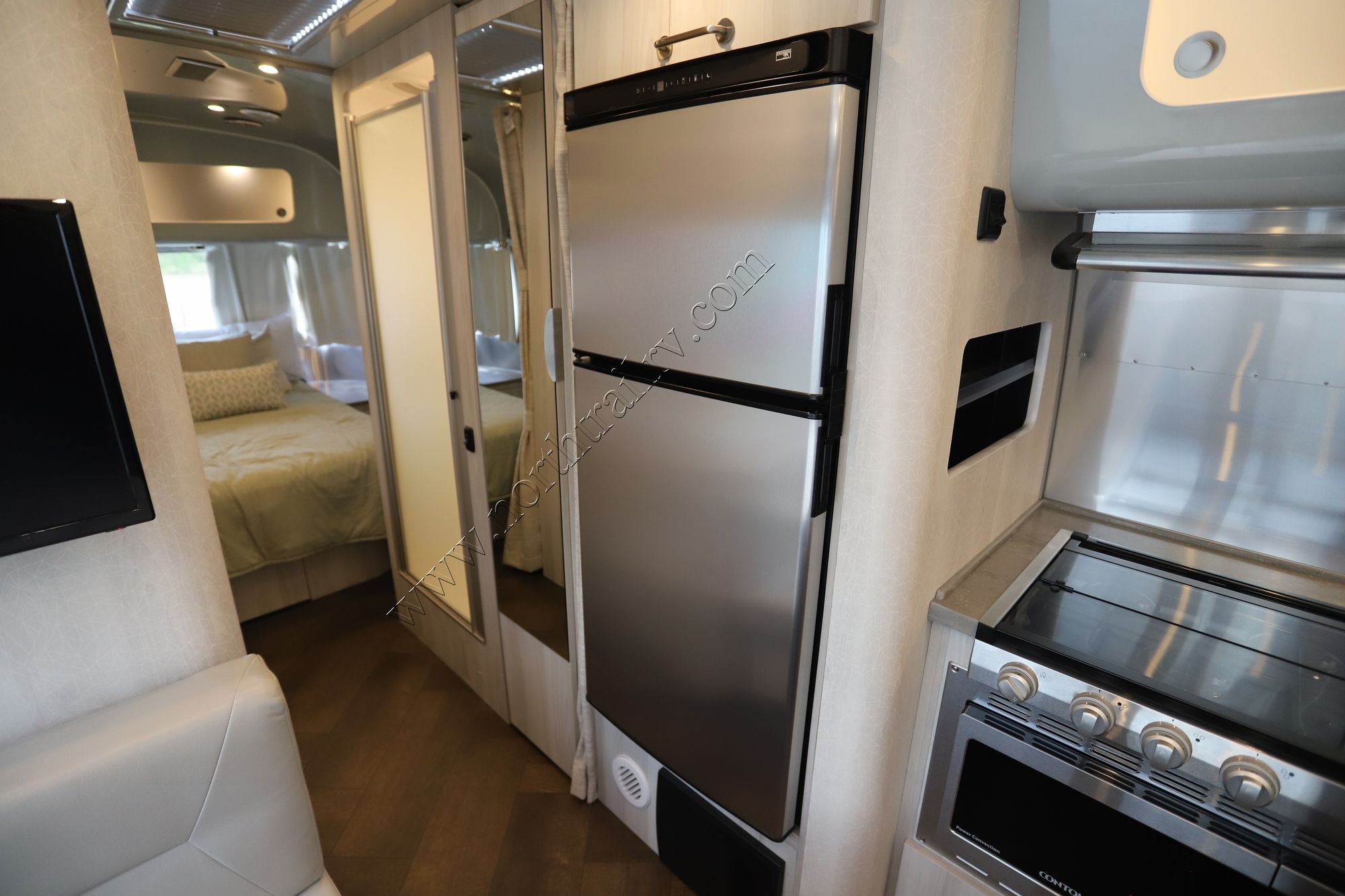 Used 2023 Airstream International 28RBQ Travel Trailer  For Sale