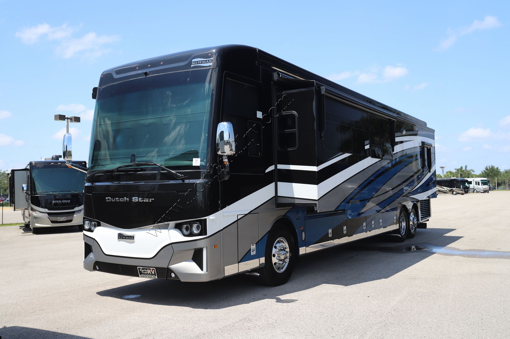 Used 2023 Newmar Dutch Star 4325 Class A  For Sale