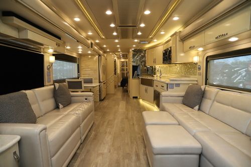 2019 Newmar King Aire 4546
