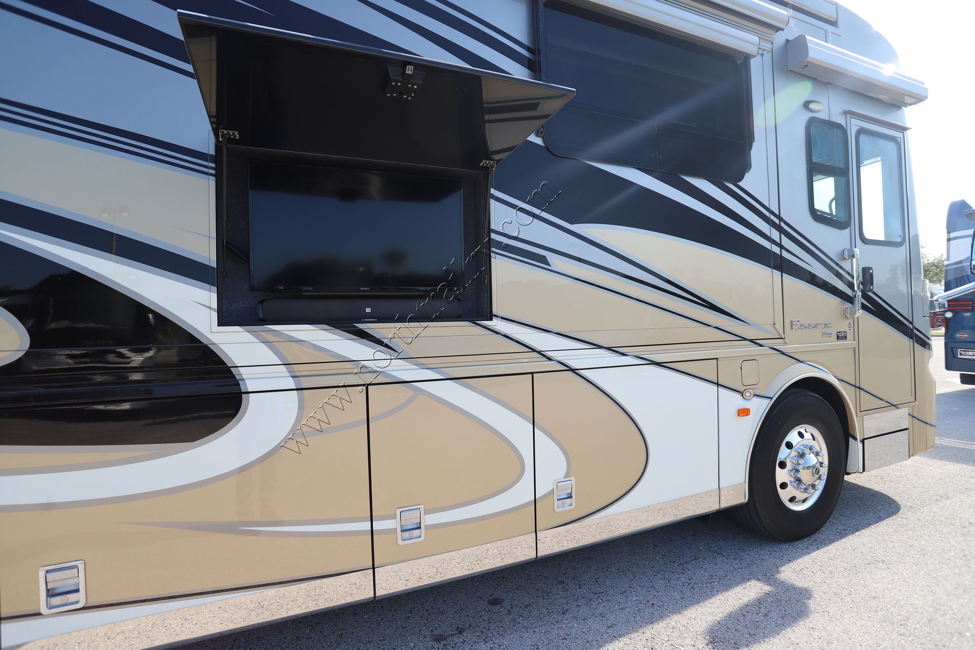 Used 2016 Newmar Essex 4519 Class A  For Sale