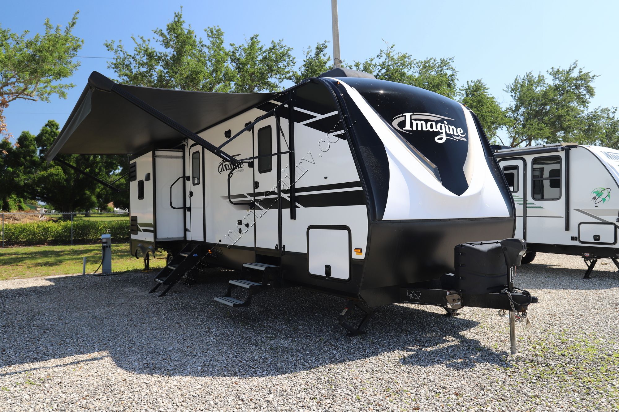 Used 2020 Grand Design Imagine 3250BH Travel Trailer  For Sale