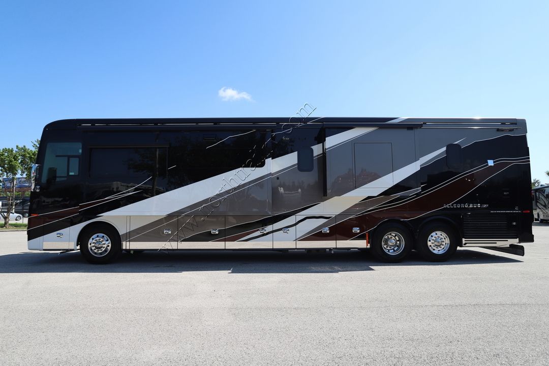 2025 Tiffin Motor Homes Allegro Bus 45 BTP 15993