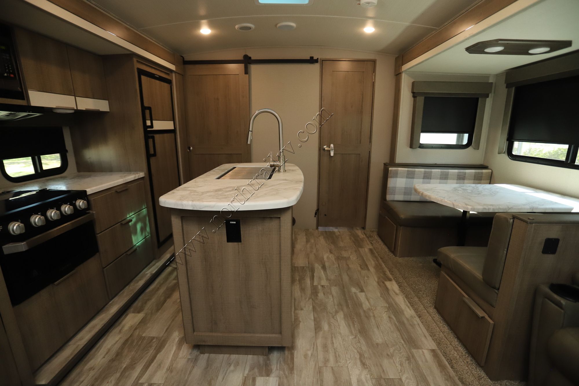 Used 2020 Grand Design Imagine 3250BH Travel Trailer  For Sale