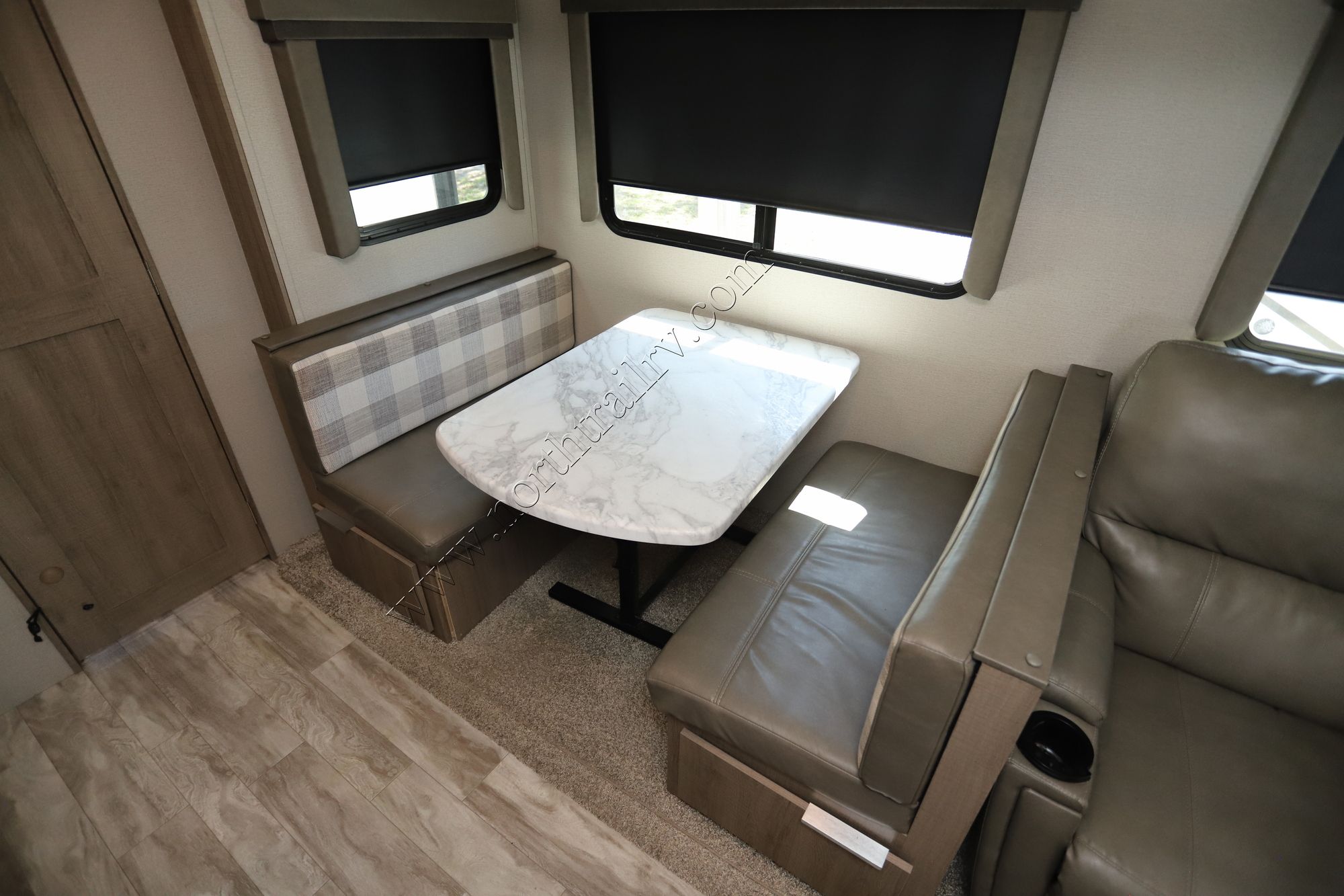 Used 2020 Grand Design Imagine 3250BH Travel Trailer  For Sale