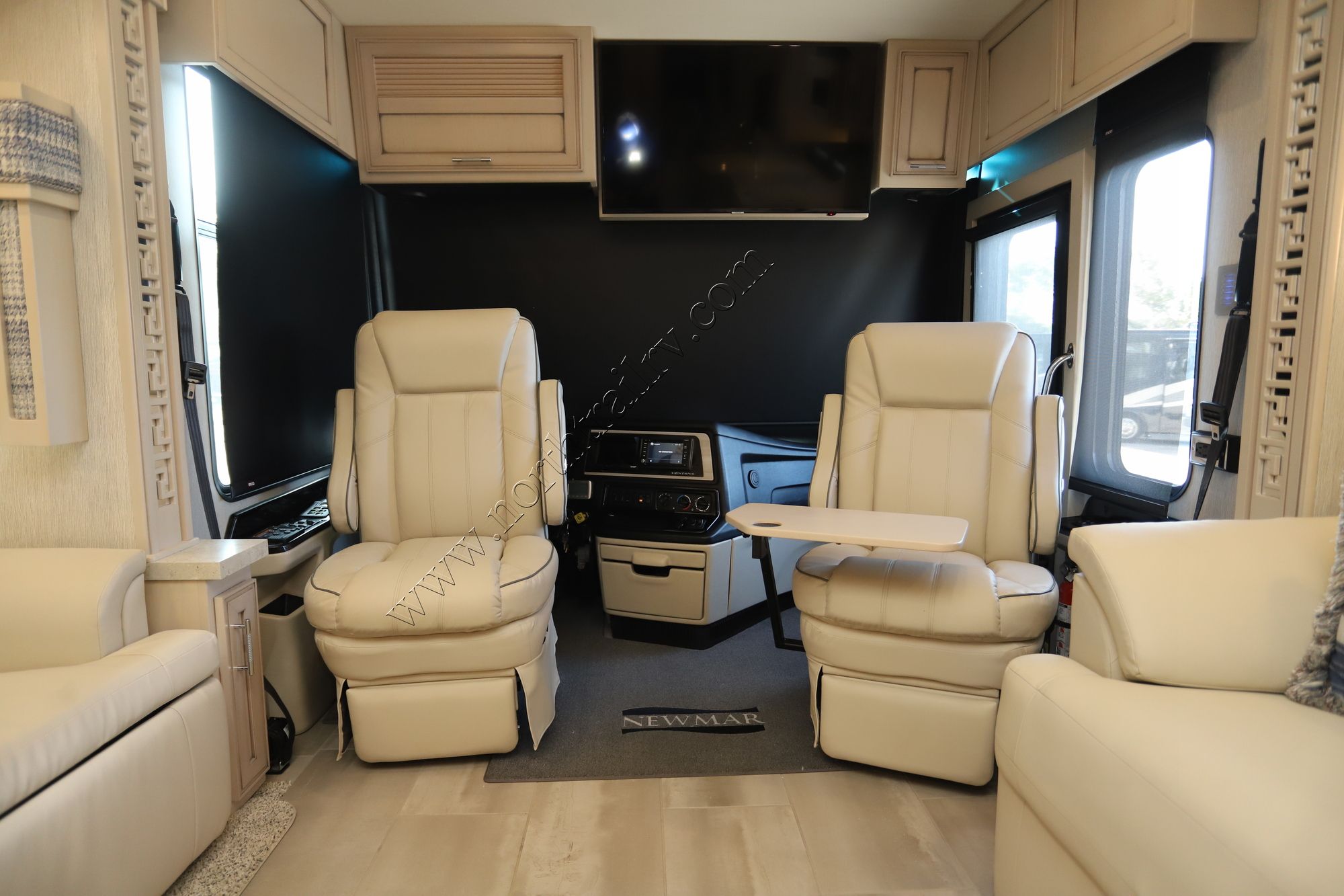 Used 2020 Newmar Ventana 4369 Class A  For Sale