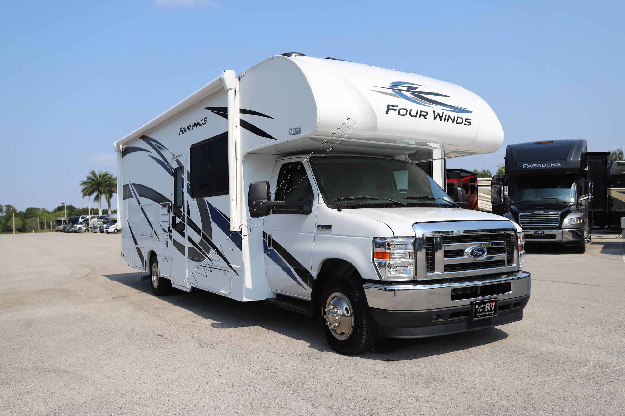 Used 2023 Thor Fourwinds 27R Class C  For Sale