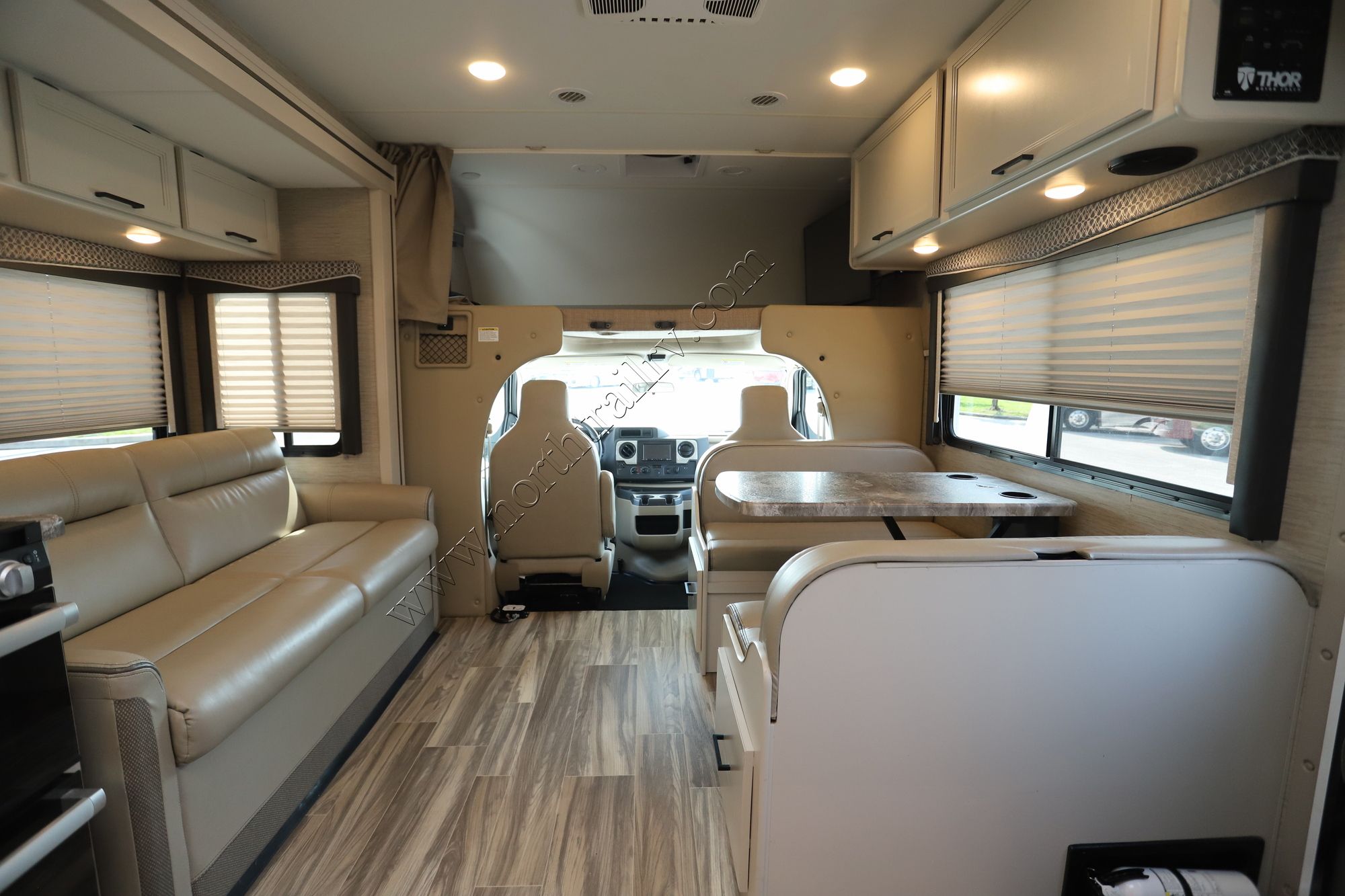 Used 2023 Thor Fourwinds 27R Class C  For Sale