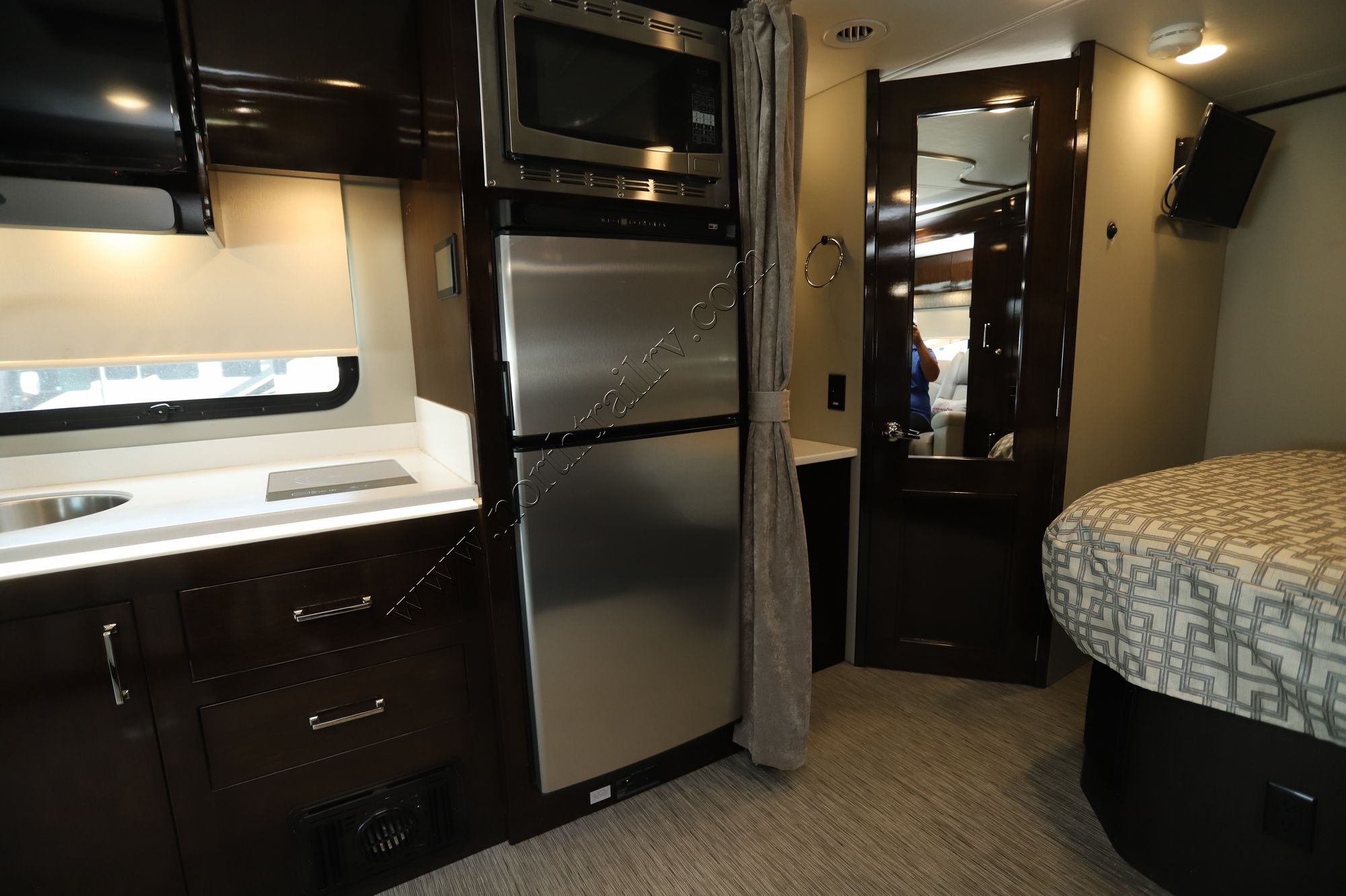 Used 2022 Renegade Rv Vienna 25VFWS Class C  For Sale