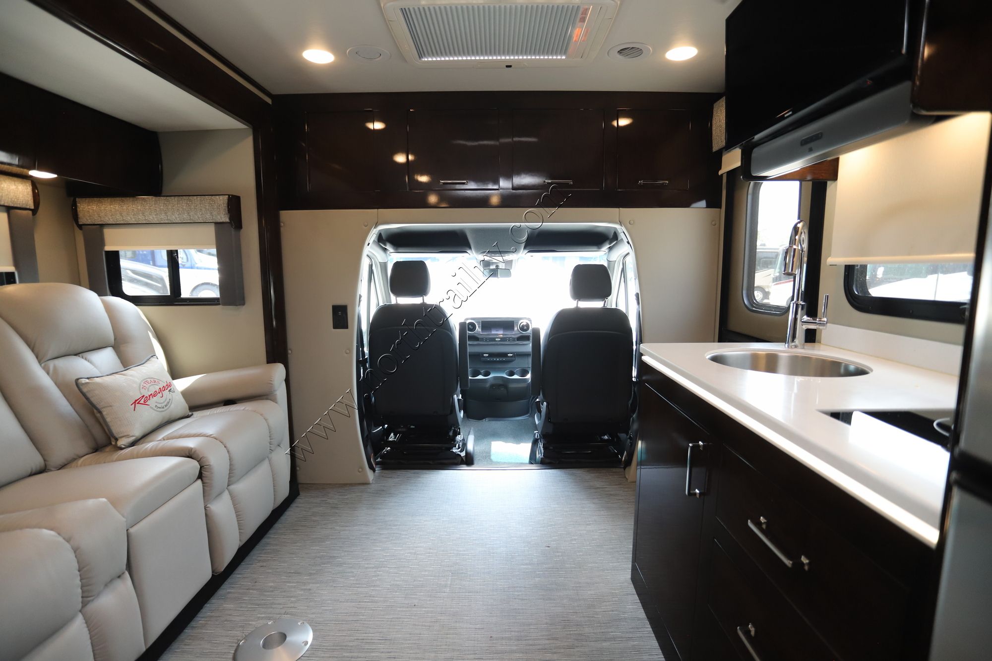 Used 2022 Renegade Rv Vienna 25VFWS Class C  For Sale