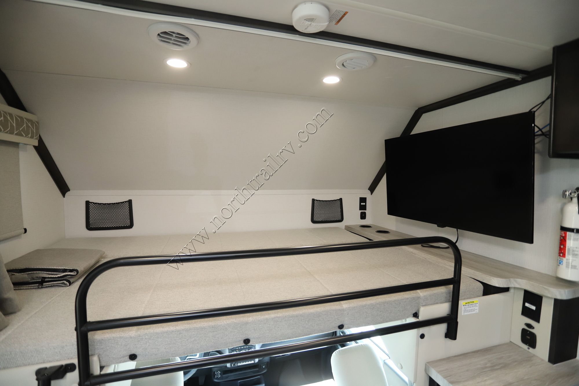 New 2025 Dynamax Isata 5 30FWD Super C  For Sale