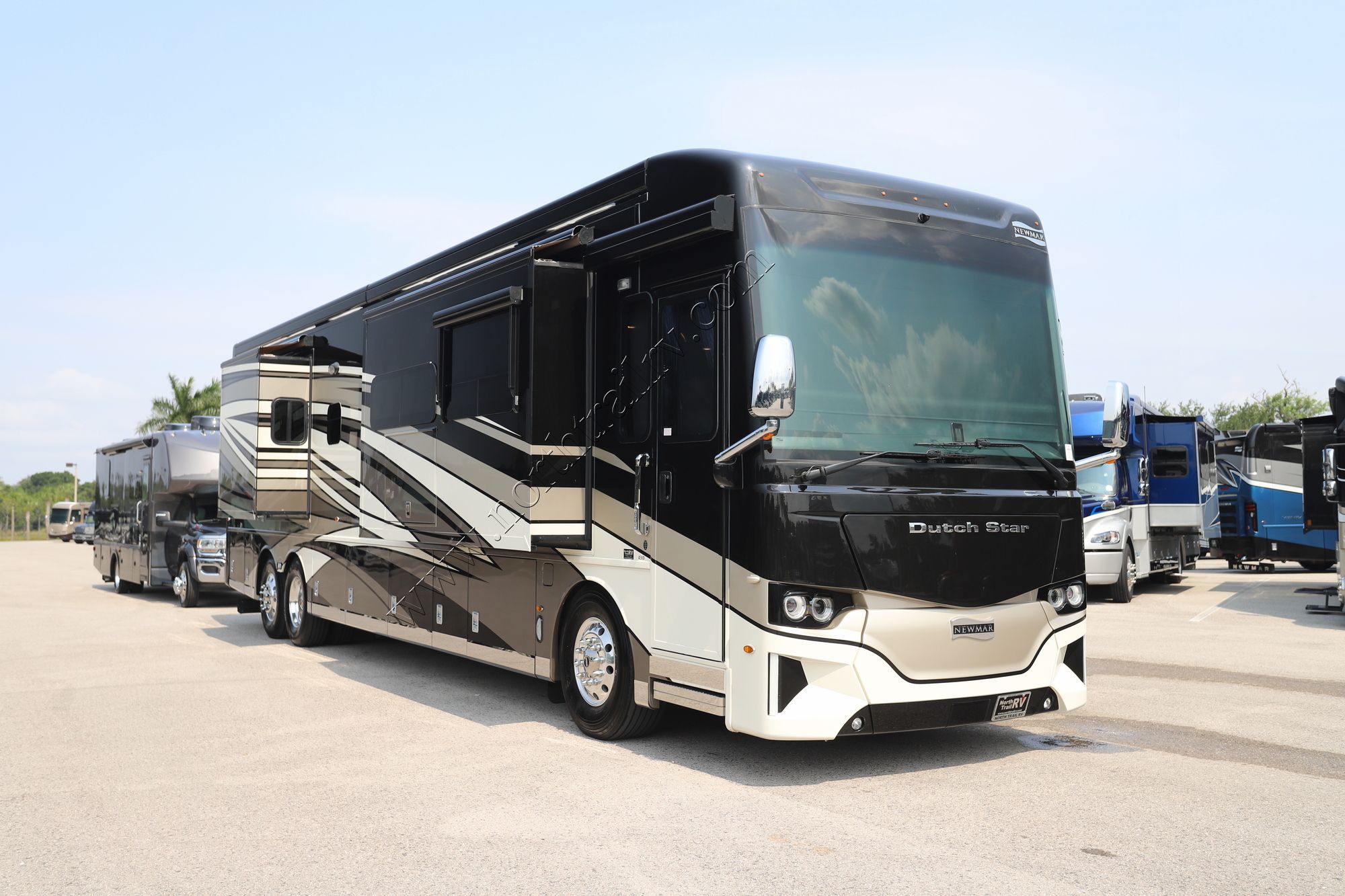 Used 2023 Newmar Dutch Star 4310 Class A  For Sale