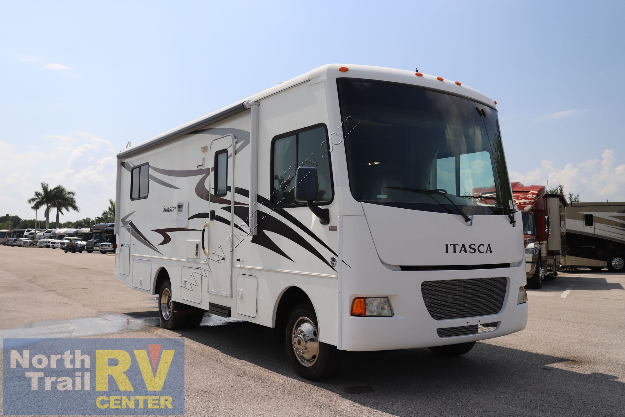 Used 2014 Itasca Sunstar 26HE Class A  For Sale