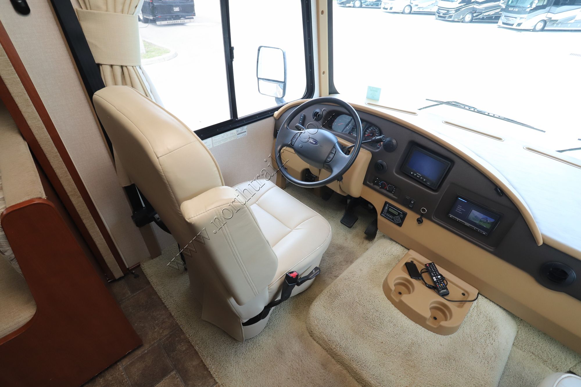Used 2014 Itasca Sunstar 26HE Class A  For Sale