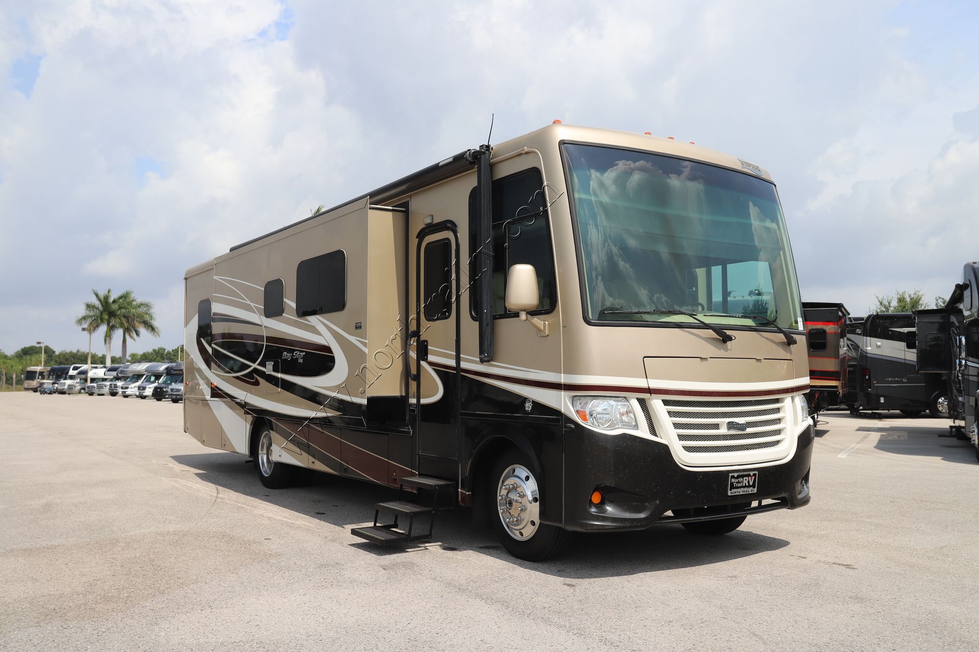 Used 2017 Newmar Bay Star 3518 Class A  For Sale