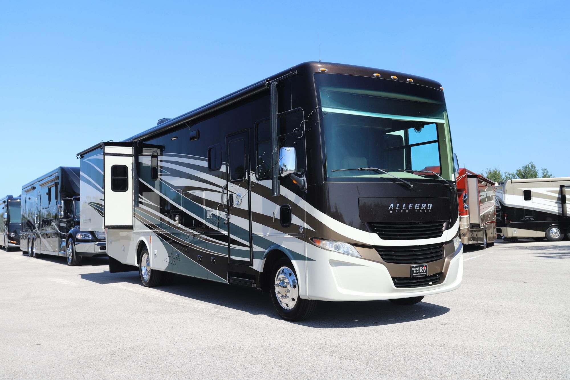 Used 2017 Tiffin Motor Homes Allegro 32SA Class A  For Sale