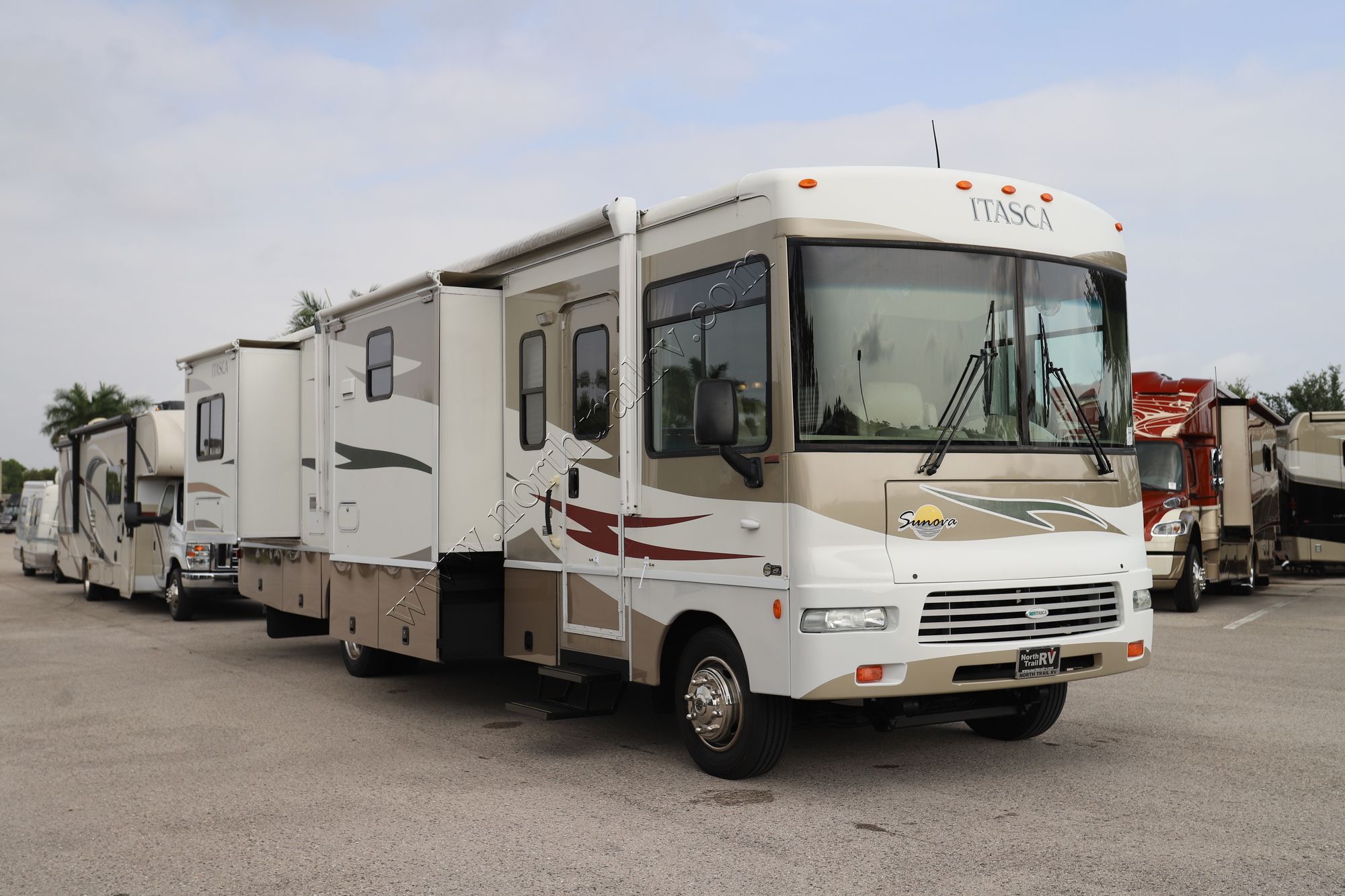 Used 2007 Itasca Sunova 34A Class A  For Sale