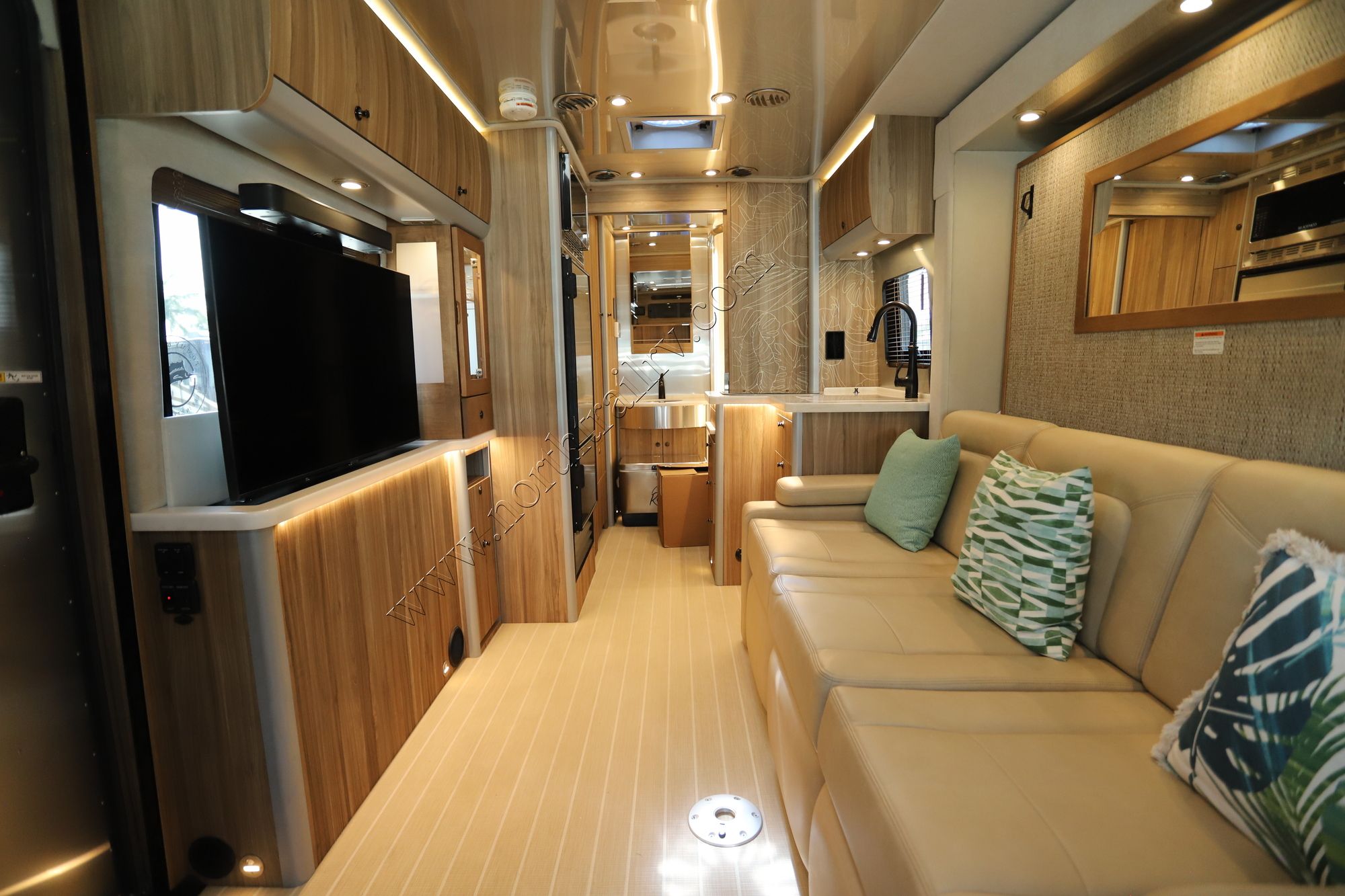 2022 Airstream Atlas Tommy Bahama Class C Used  For Sale