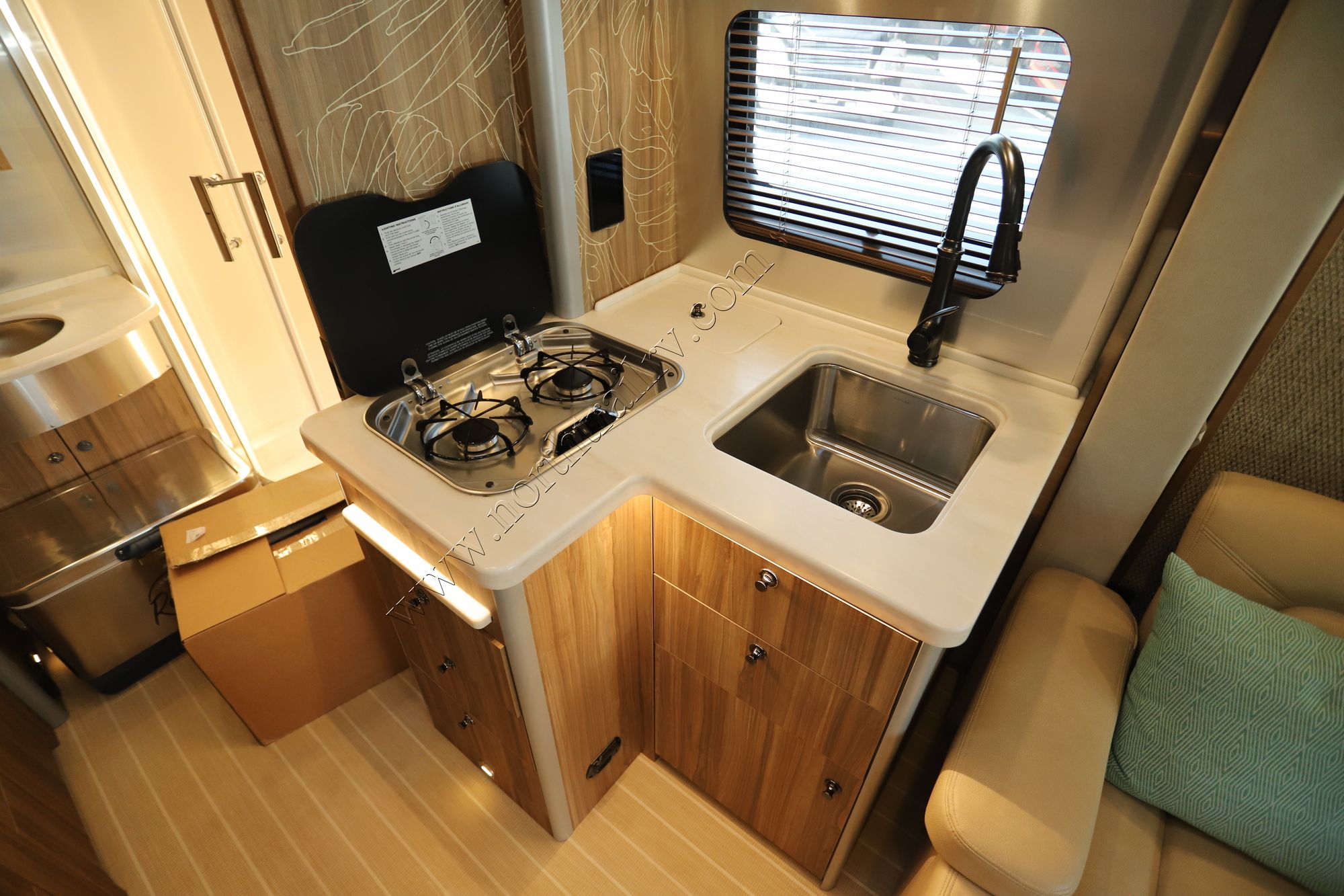 2022 Airstream Atlas Tommy Bahama Class C Used  For Sale